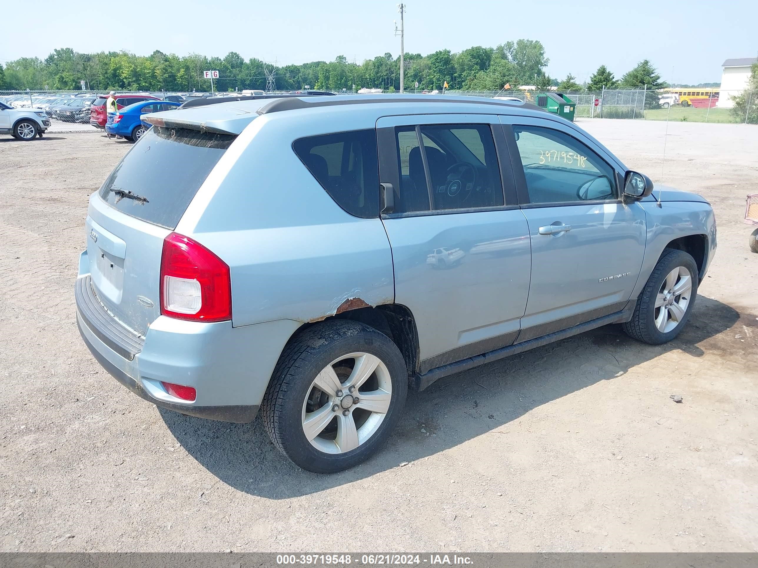 2013 Jeep Compass Latitude vin: 1C4NJDEB0DD164299