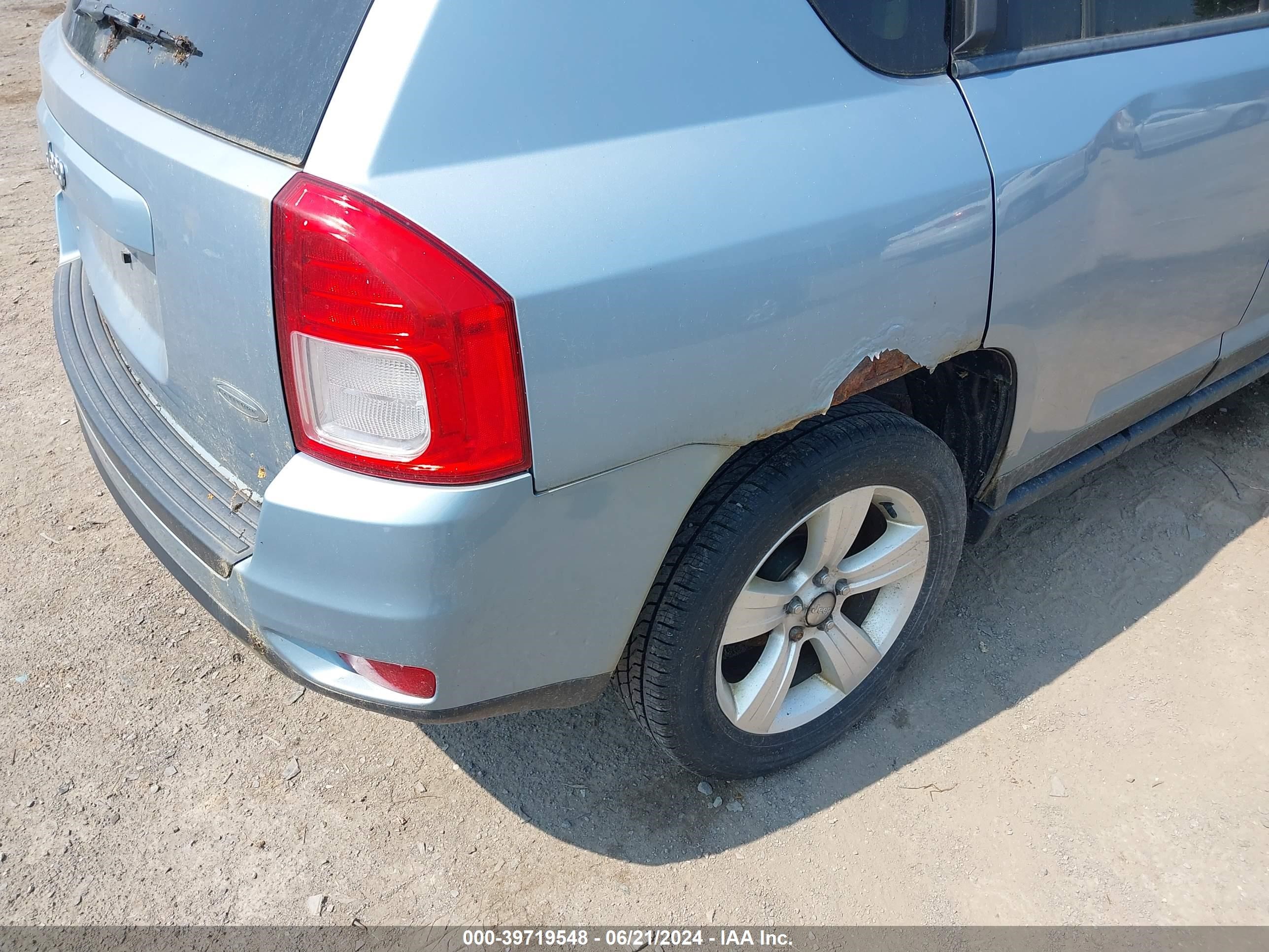 2013 Jeep Compass Latitude vin: 1C4NJDEB0DD164299