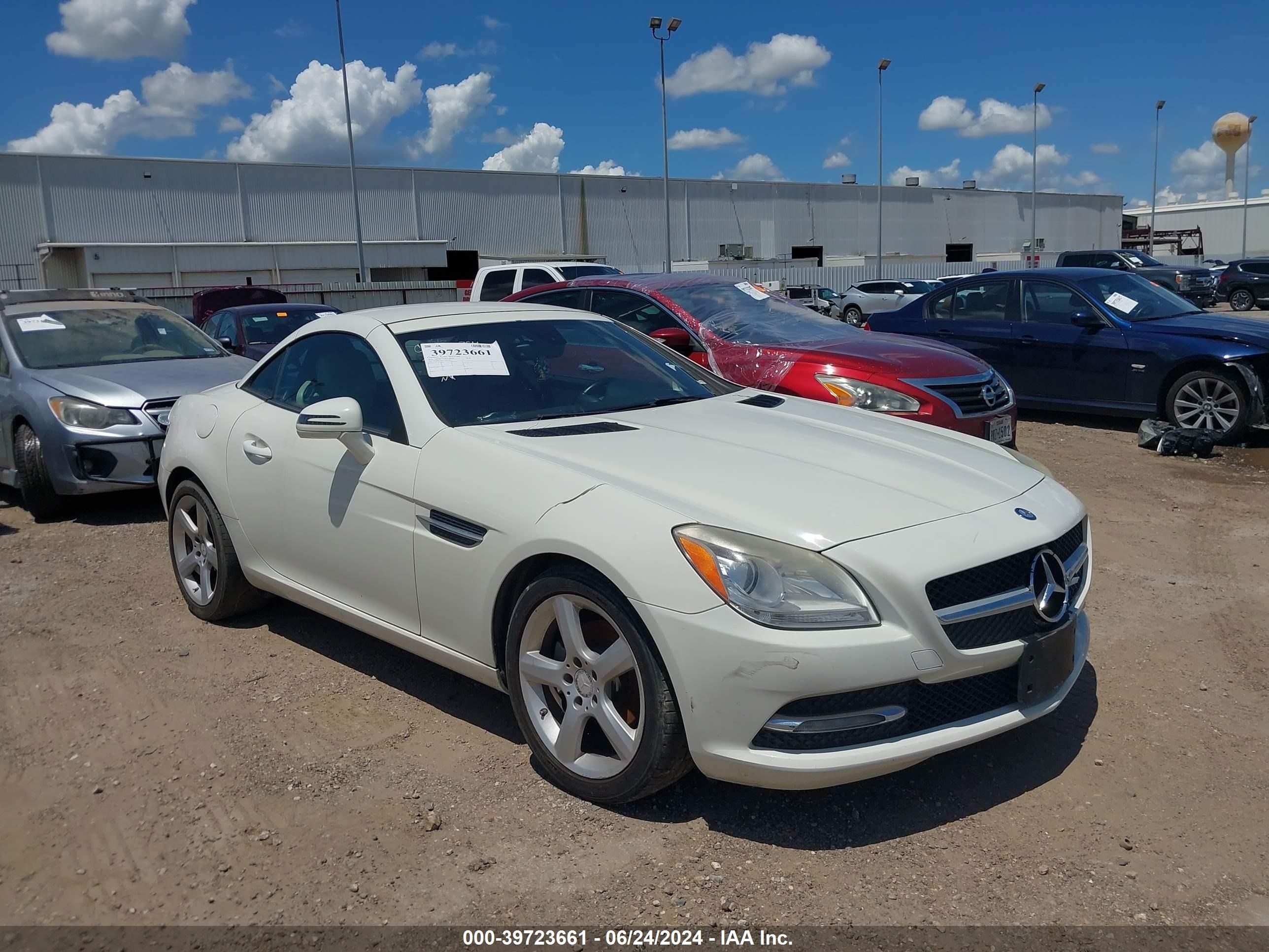 2012 Mercedes-Benz Slk 250 vin: WDDPK4HA7CF035865