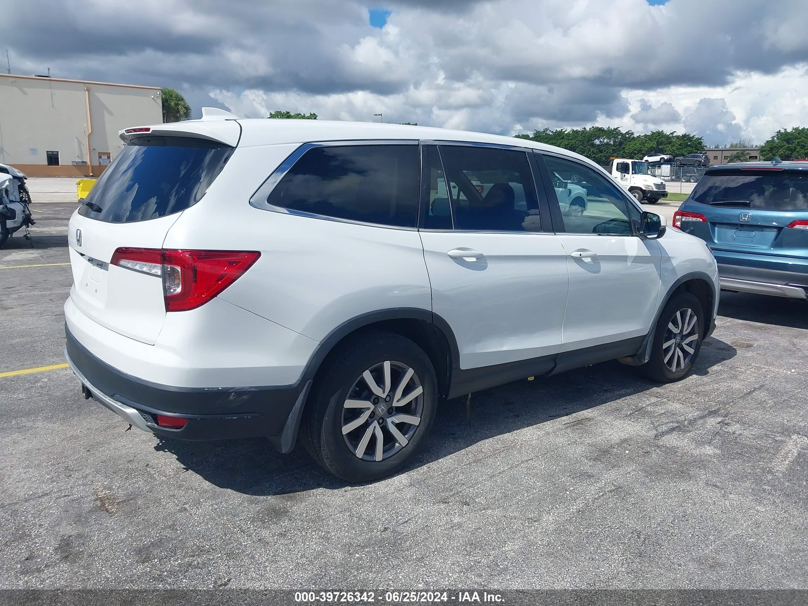 2022 Honda Pilot Ex-L vin: 5FNYF5H51NB012276