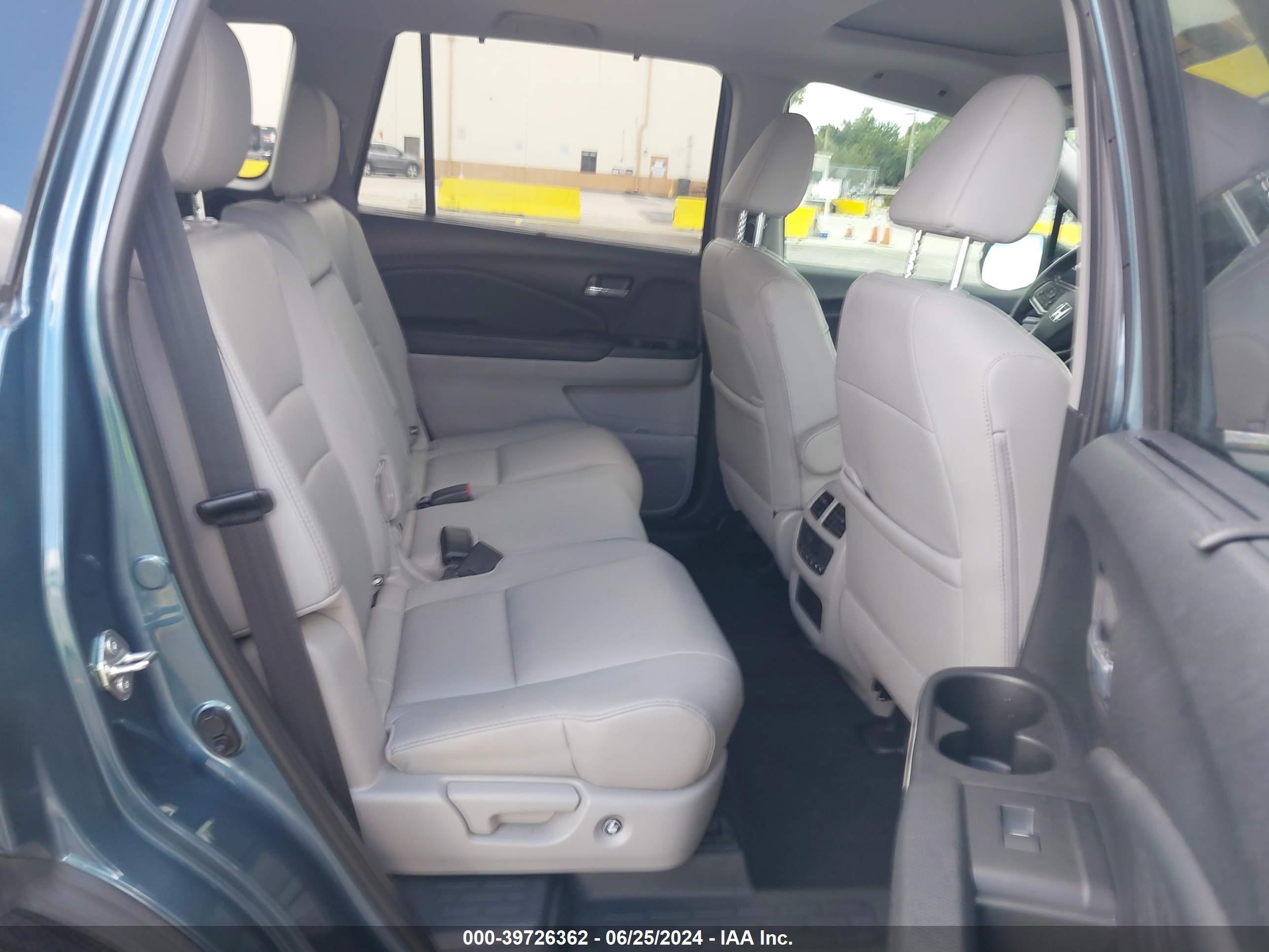 2020 Honda Pilot Ex-L vin: 5FNYF5H53LB022174