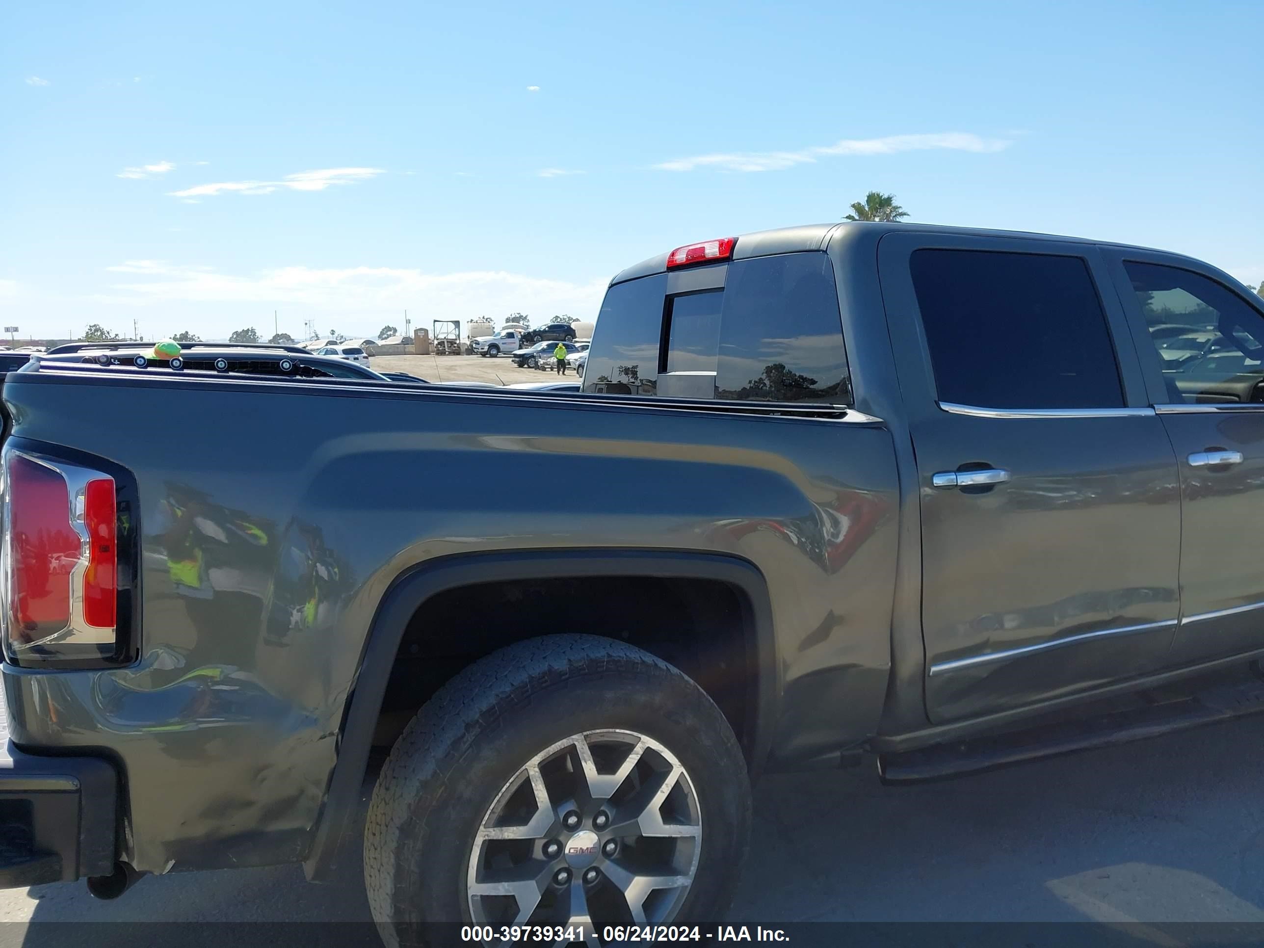 2017 GMC Sierra 1500 Denali vin: 3GTU2PEJ2HG197198