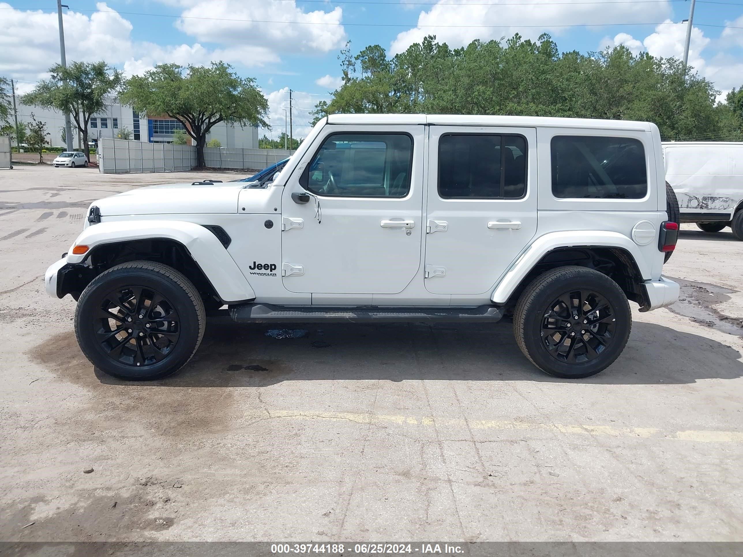 2022 Jeep Wrangler Unlimited High Altitude 4X4 vin: 1C4HJXEN3NW139007