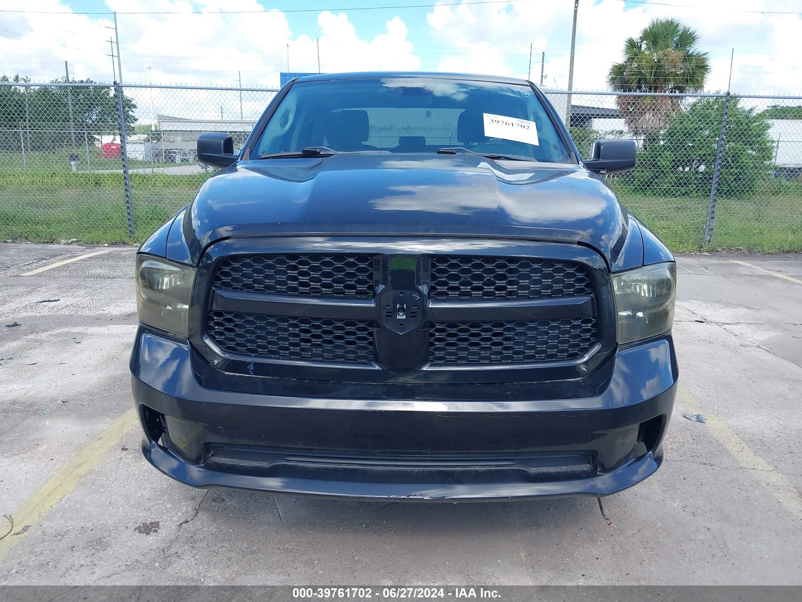 2018 Ram 1500 St vin: 1C6RR6FT6JS299640