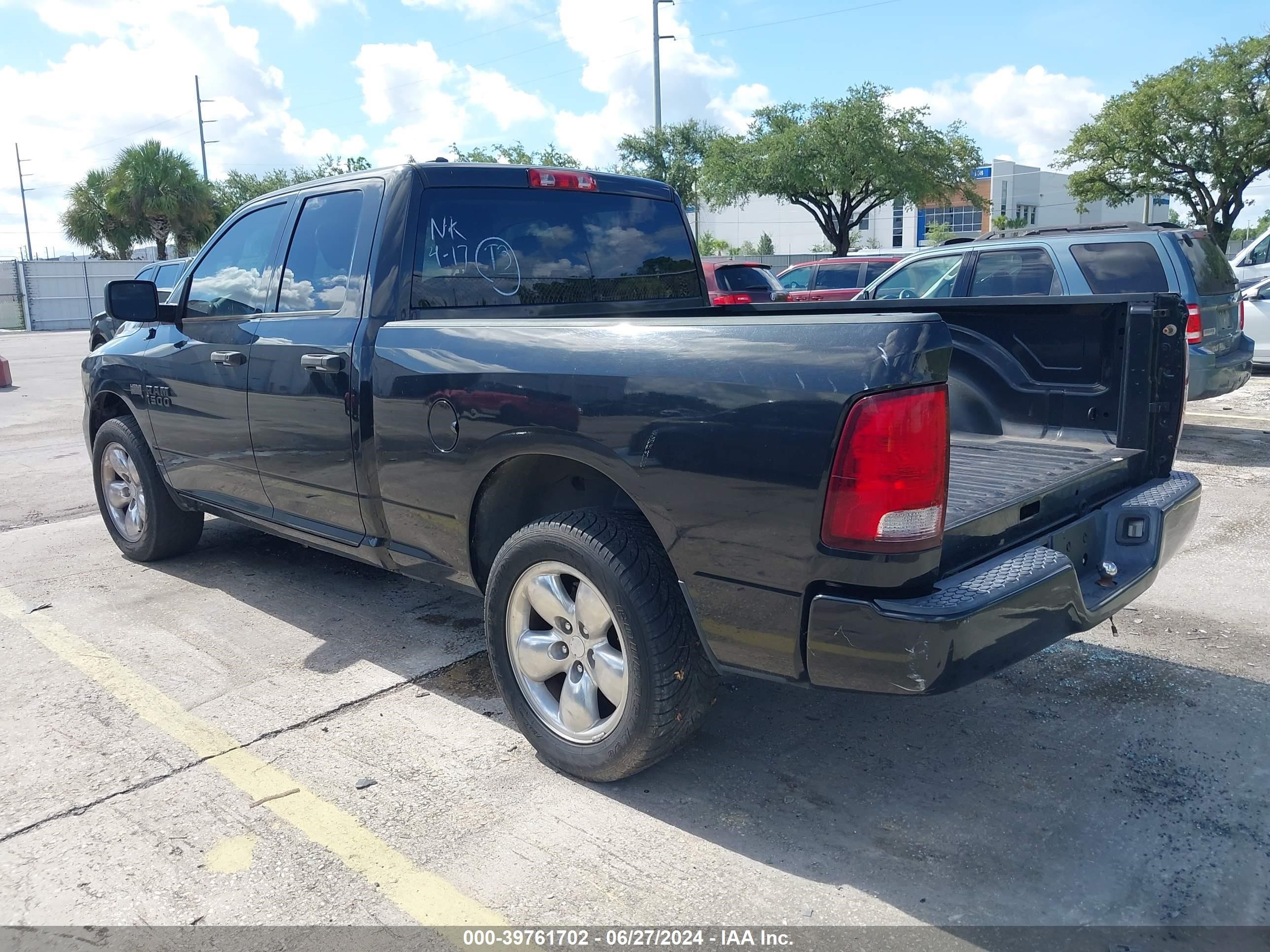 2018 Ram 1500 St vin: 1C6RR6FT6JS299640