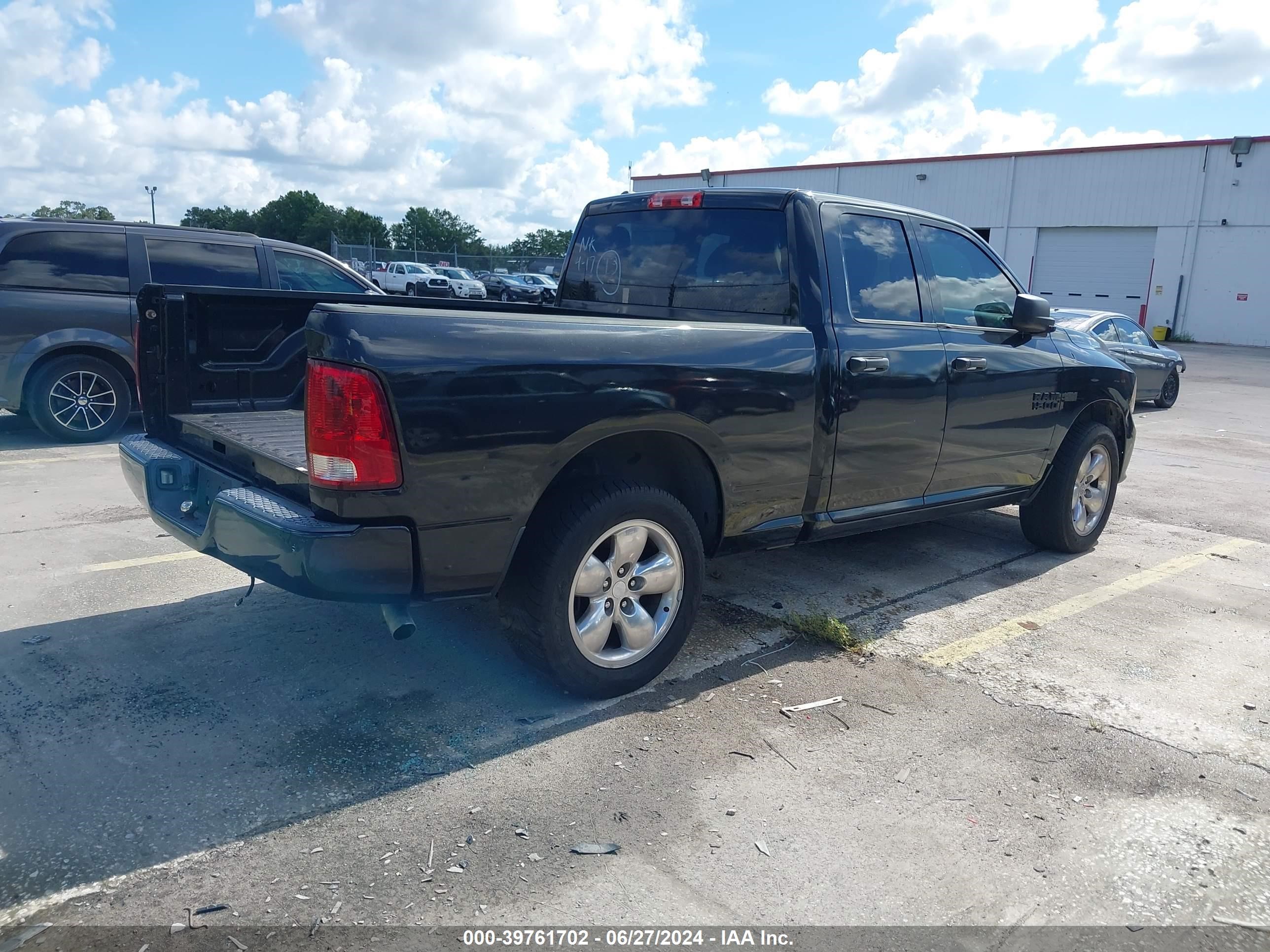 2018 Ram 1500 St vin: 1C6RR6FT6JS299640