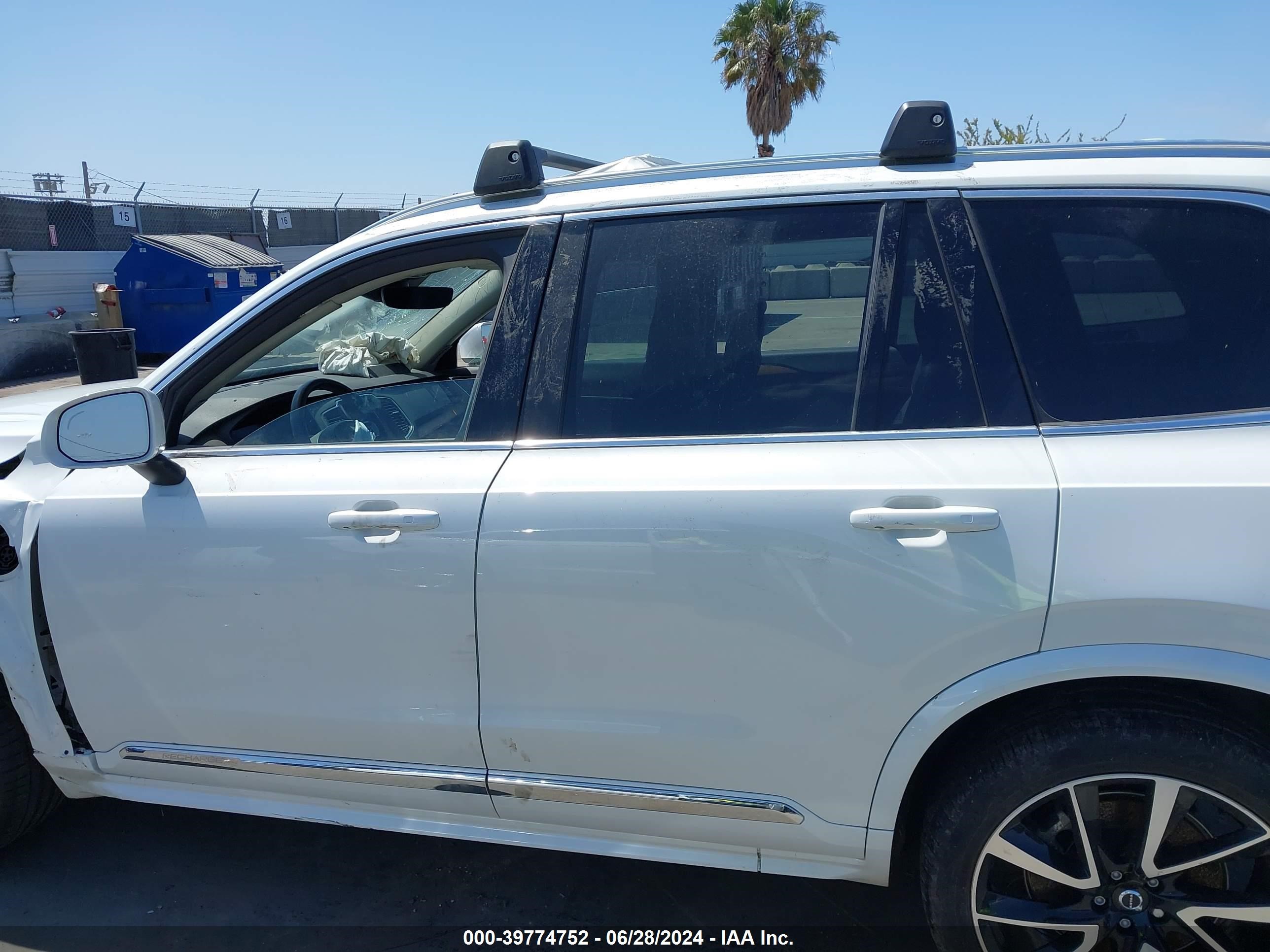 2022 Volvo Xc90 T8 Recharge Momentum vin: YV4BR00K2N1783143