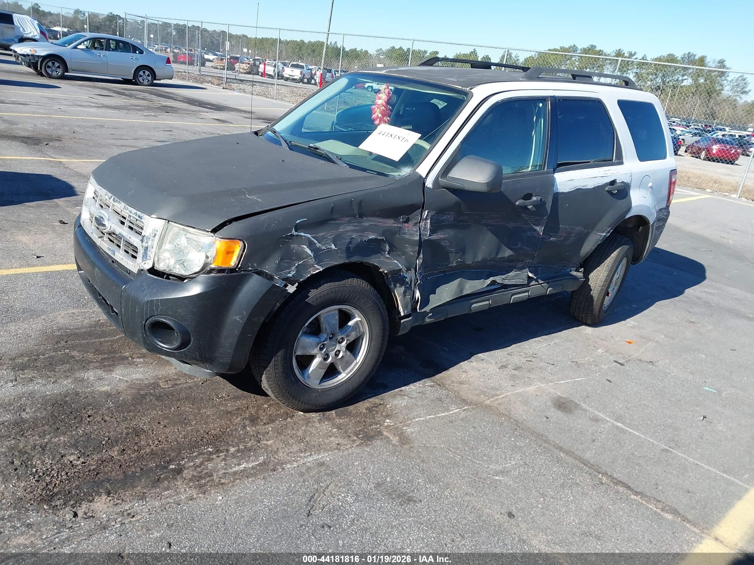 Ford Escape — photo 2