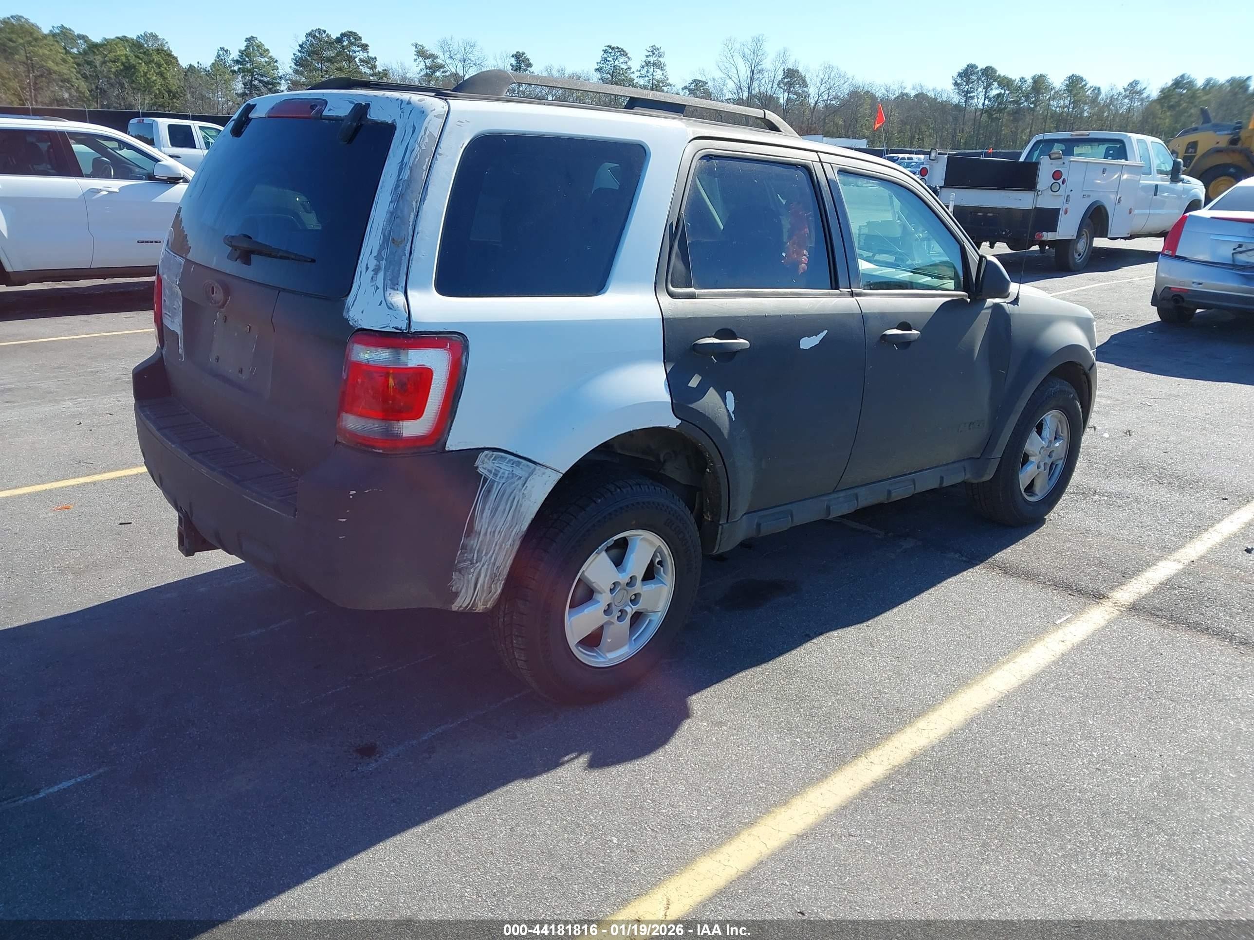 Ford Escape — photo 4