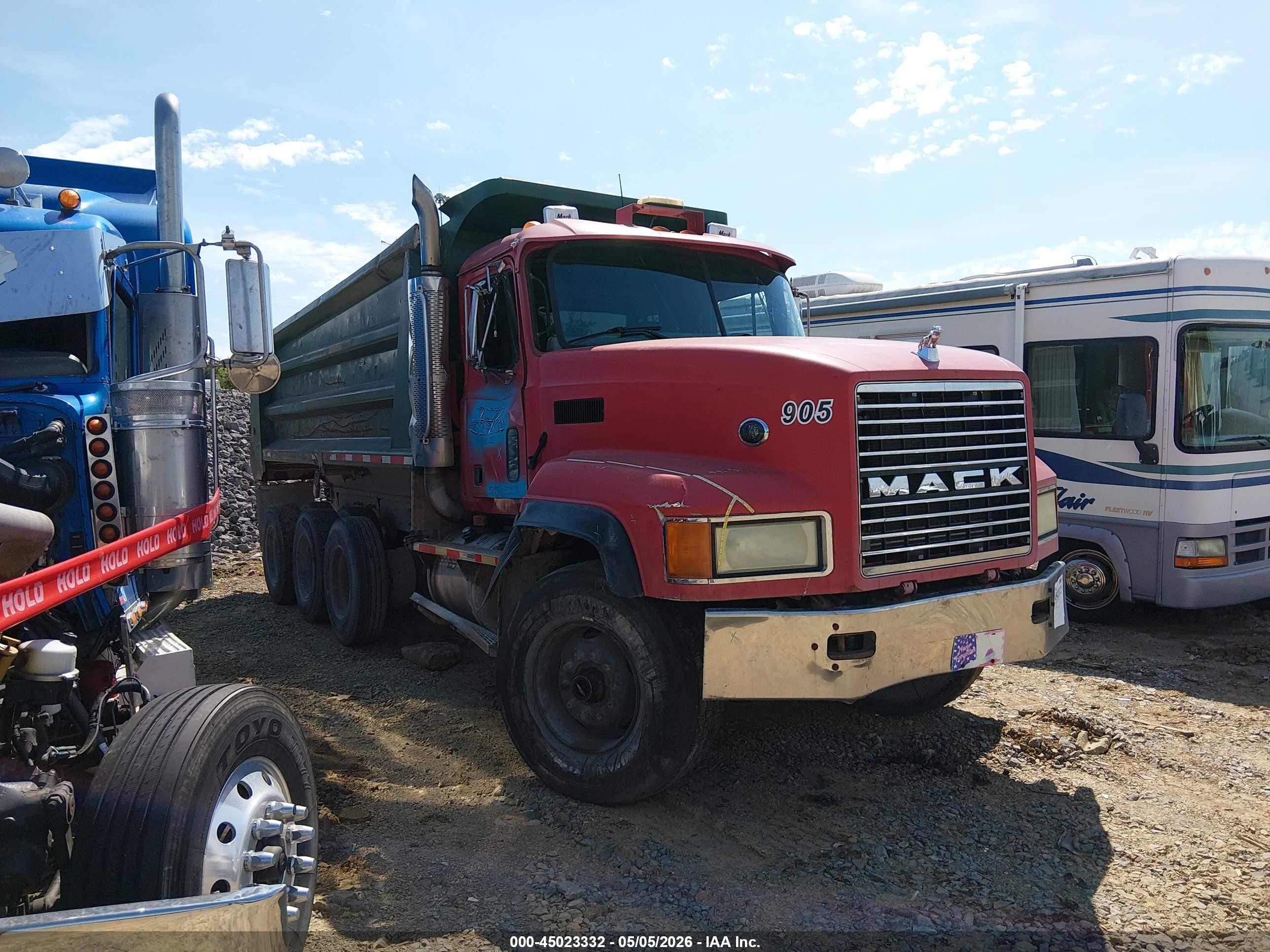 2001 Mack 700 Cl700