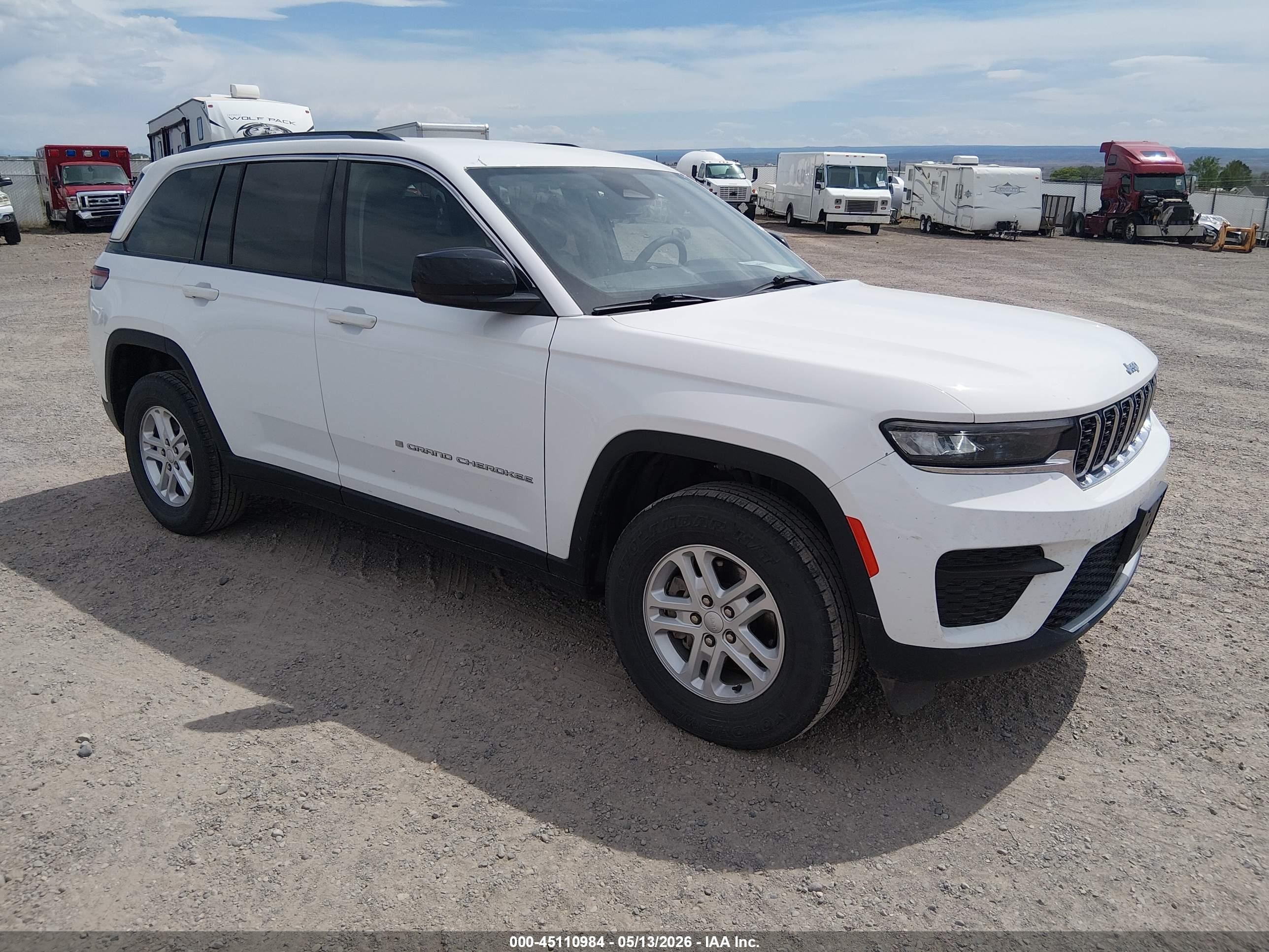2023 Jeep Grand Cherokee Laredo 4X4 — 1/16