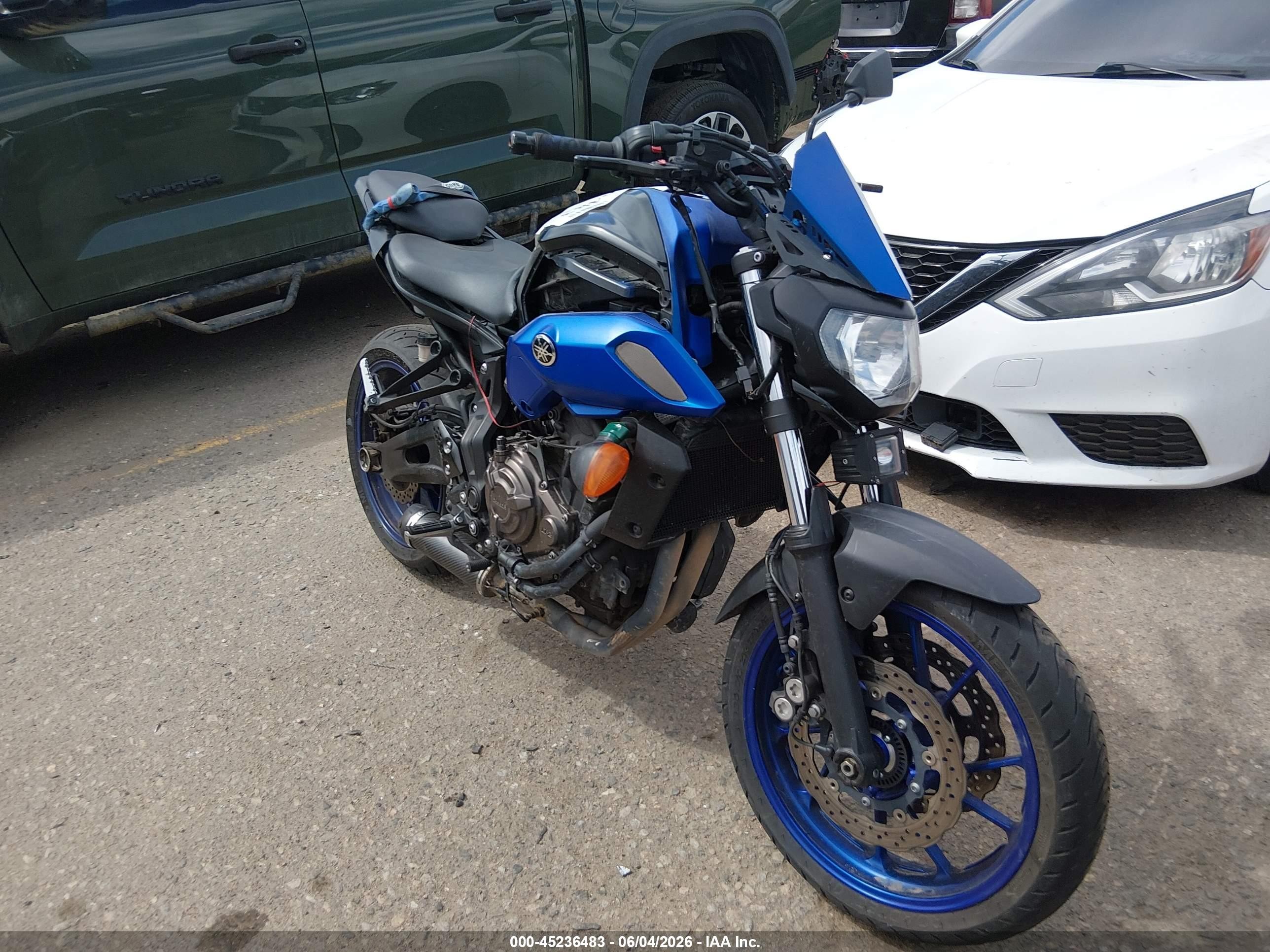2020 Yamaha Mt07 — 1/12