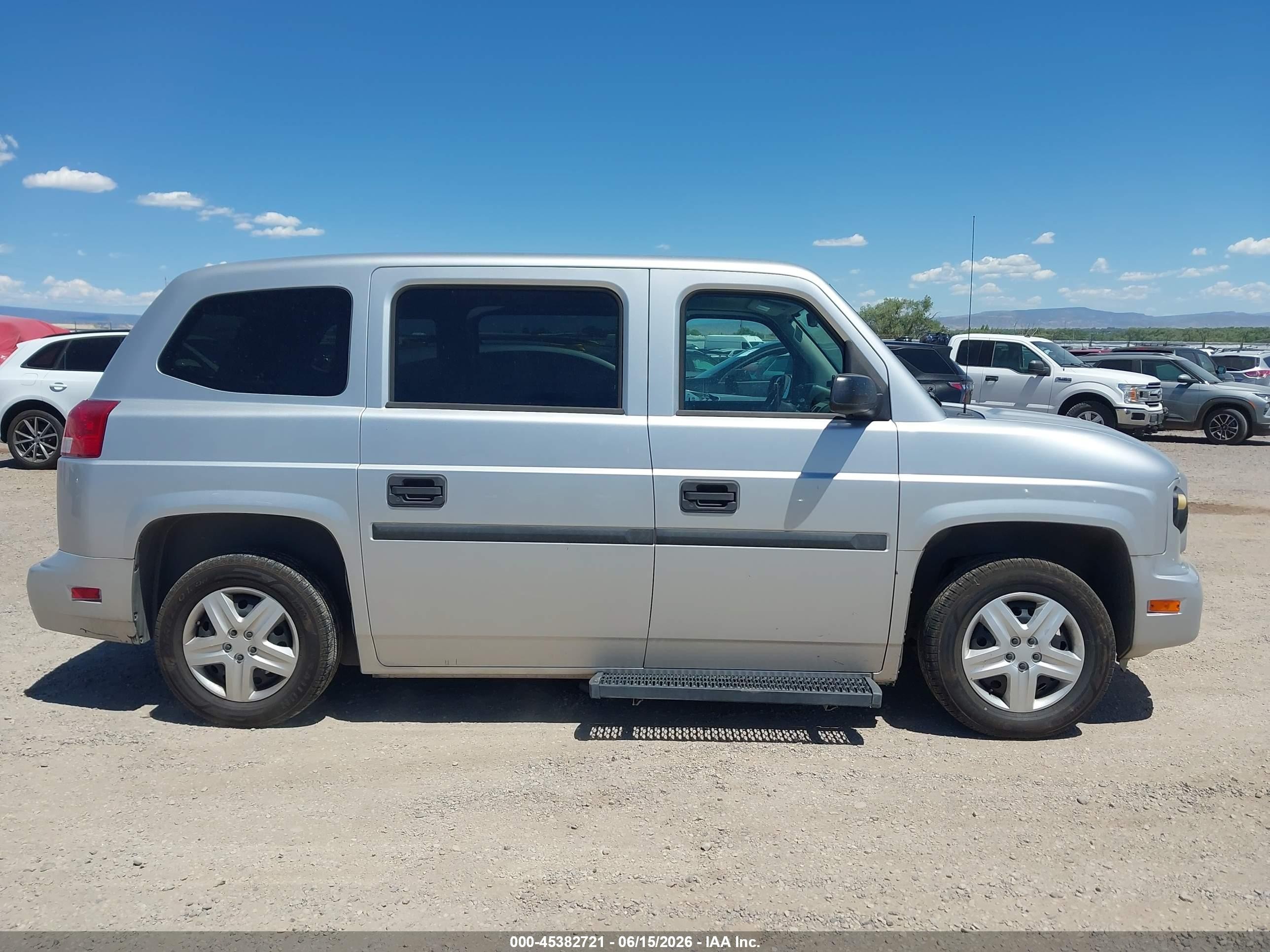AM General MV-1 — photo 13