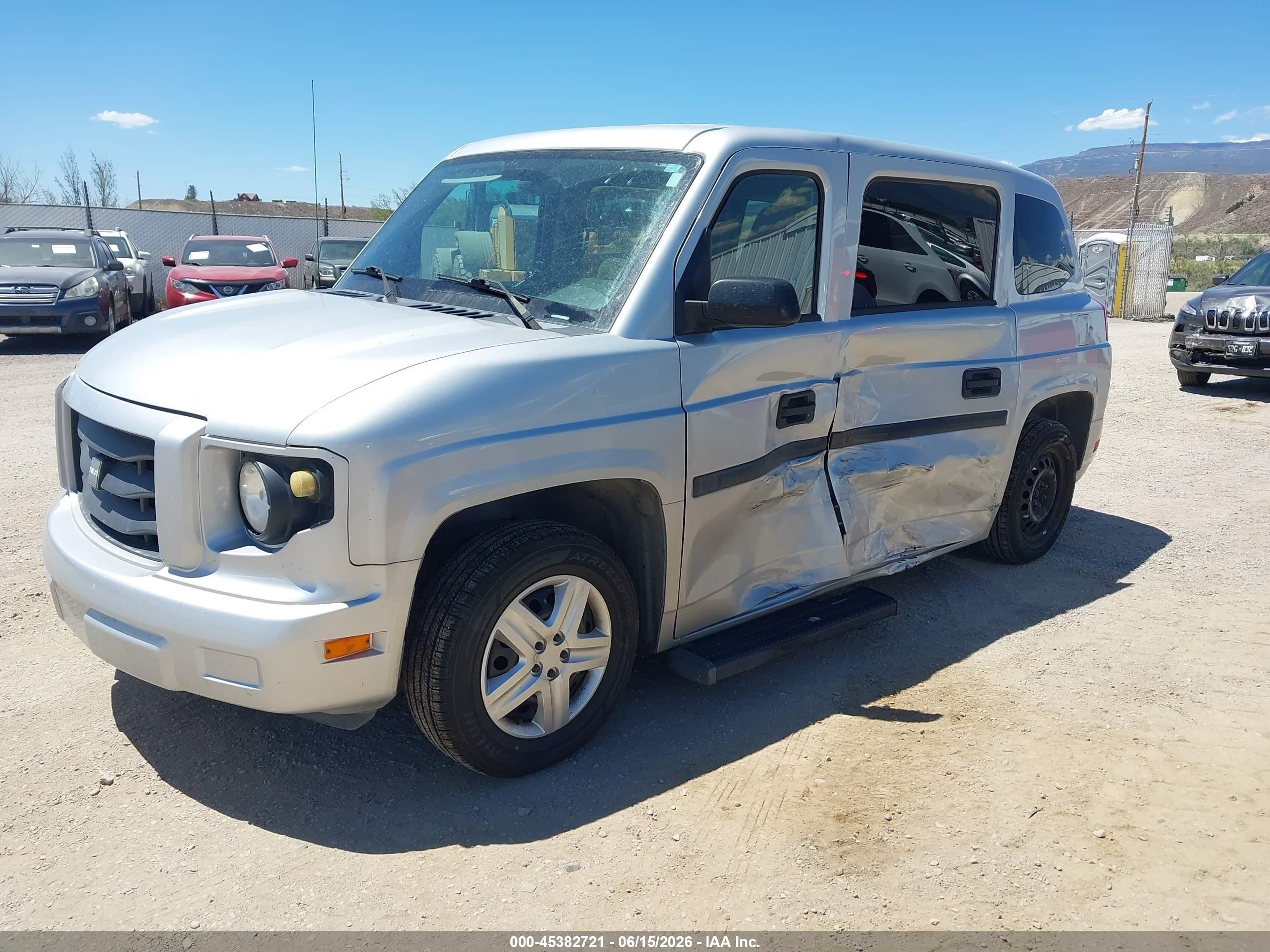 AM General MV-1 — photo 2