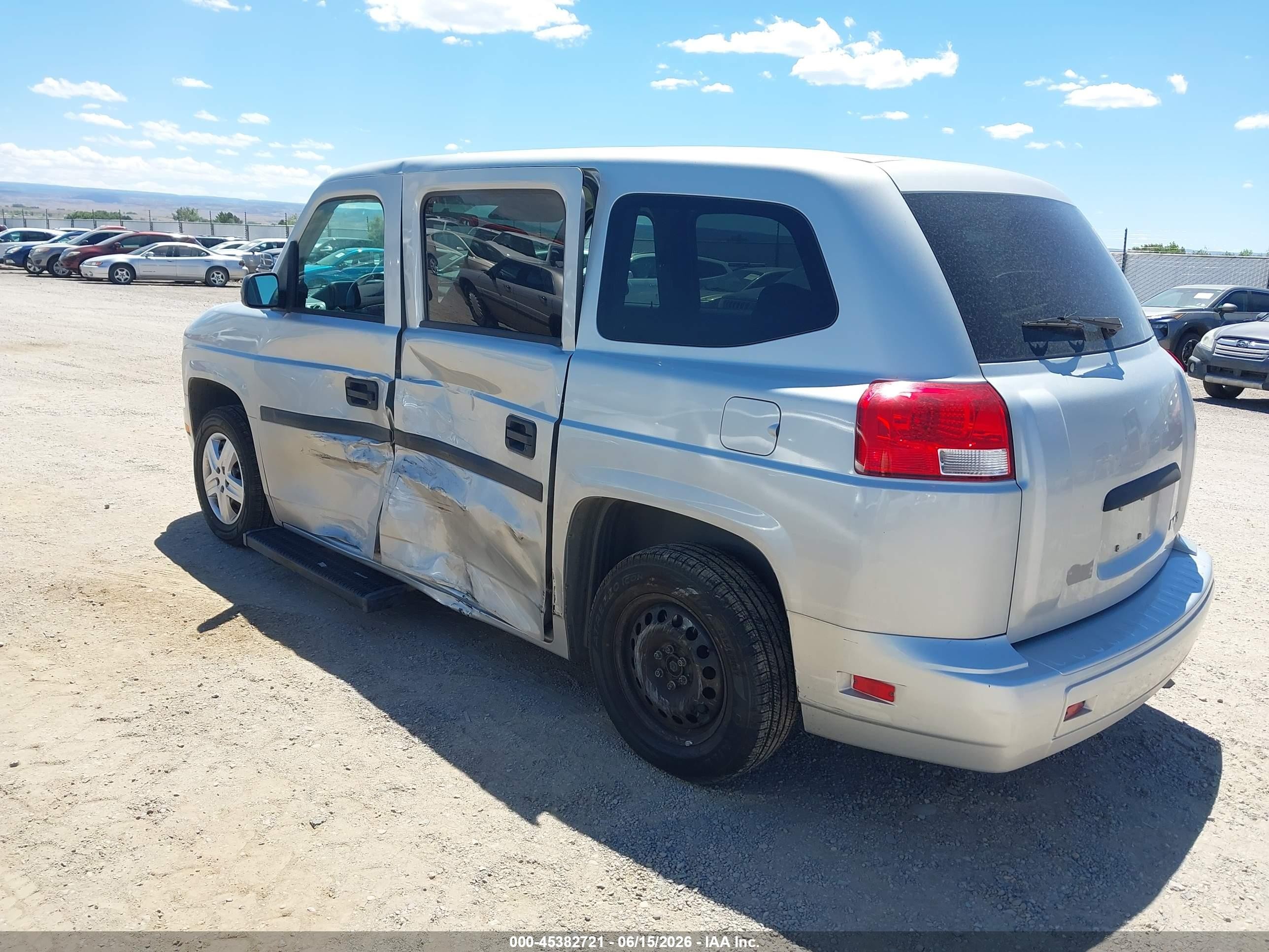 AM General MV-1 — photo 3