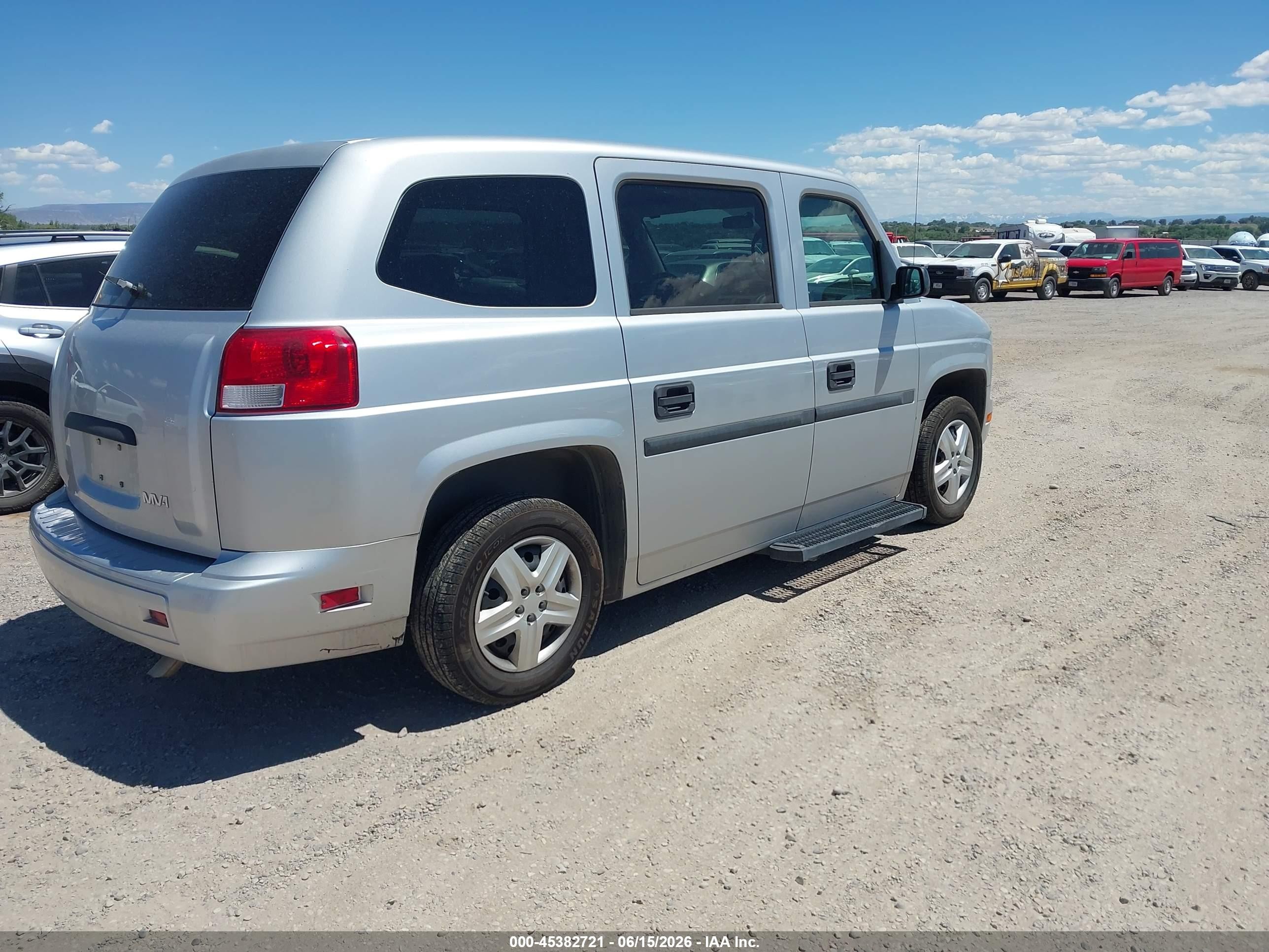 AM General MV-1 — photo 4