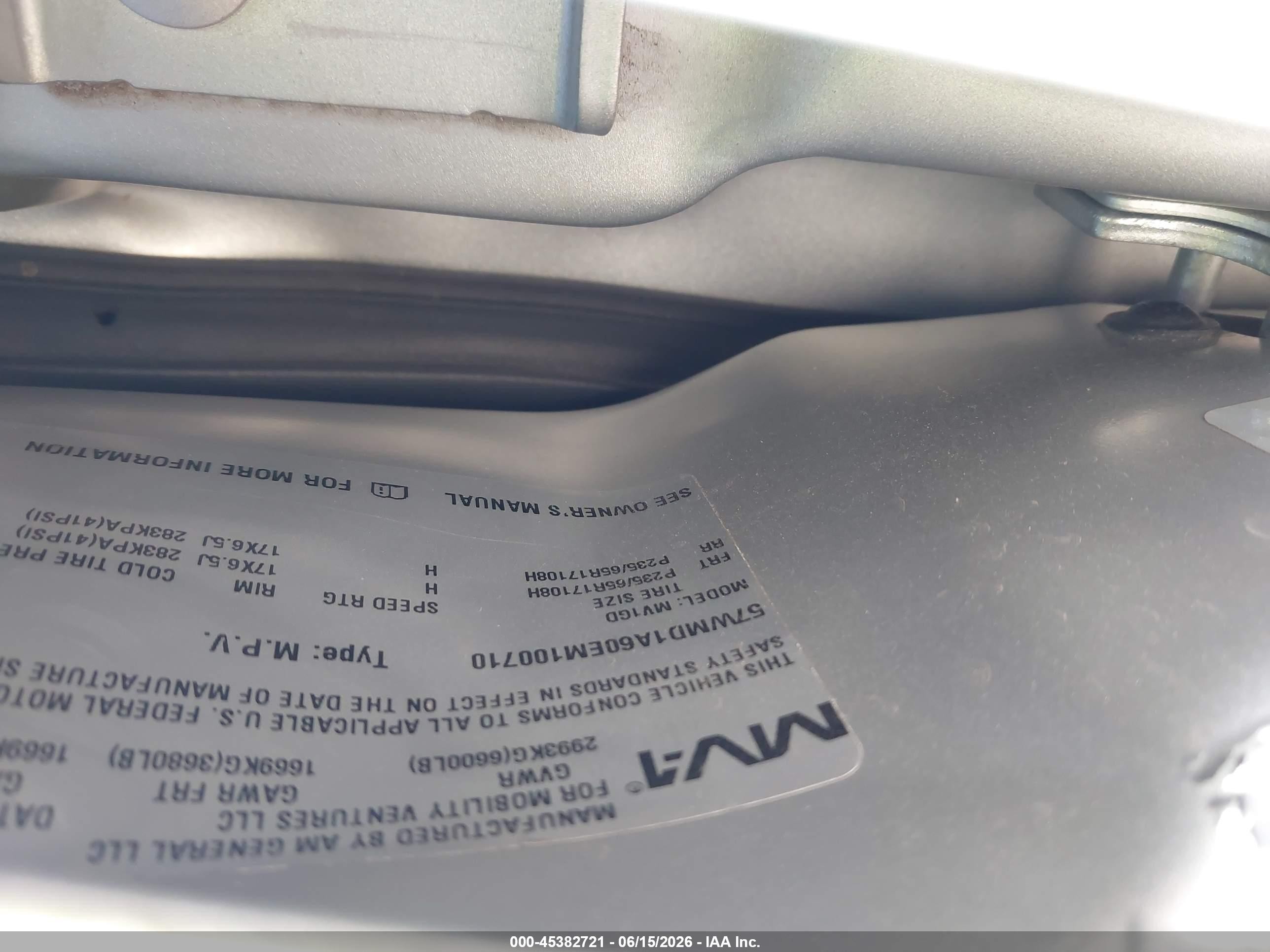 AM General MV-1 — photo 9