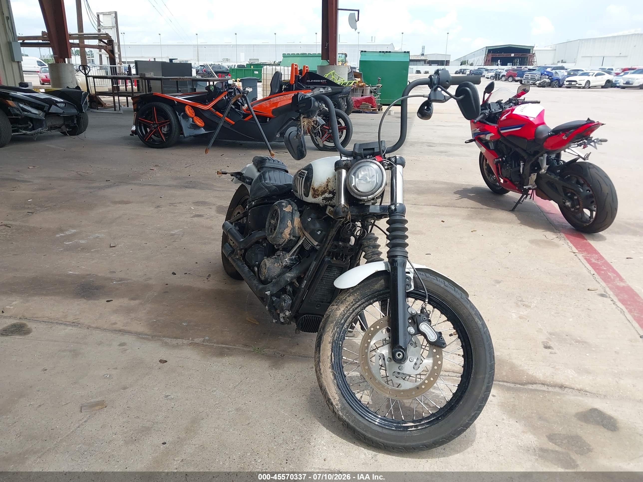 2019 Harley-Davidson Fxbb — 1/18