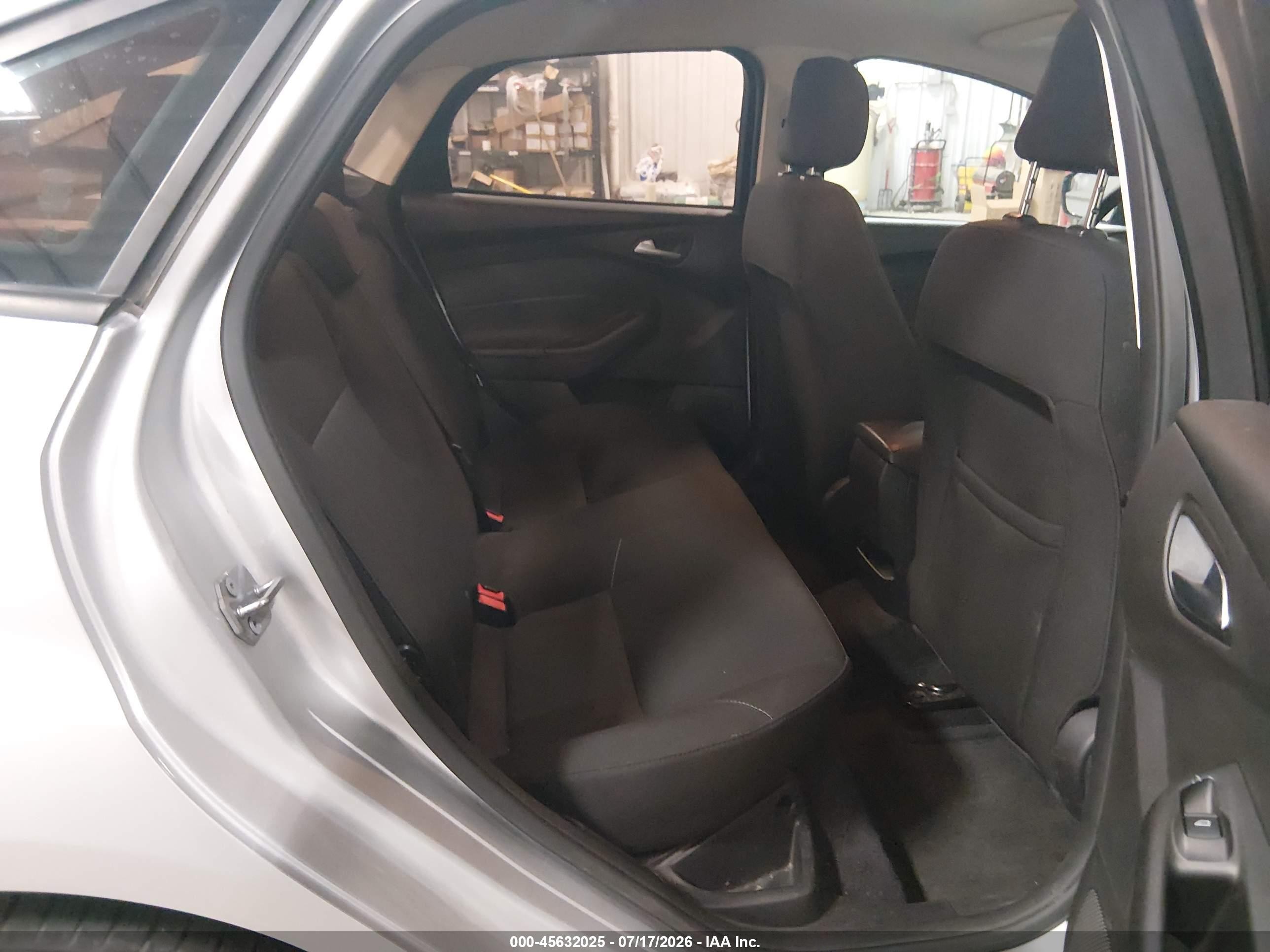 Ford Focus — zdjęcie 8