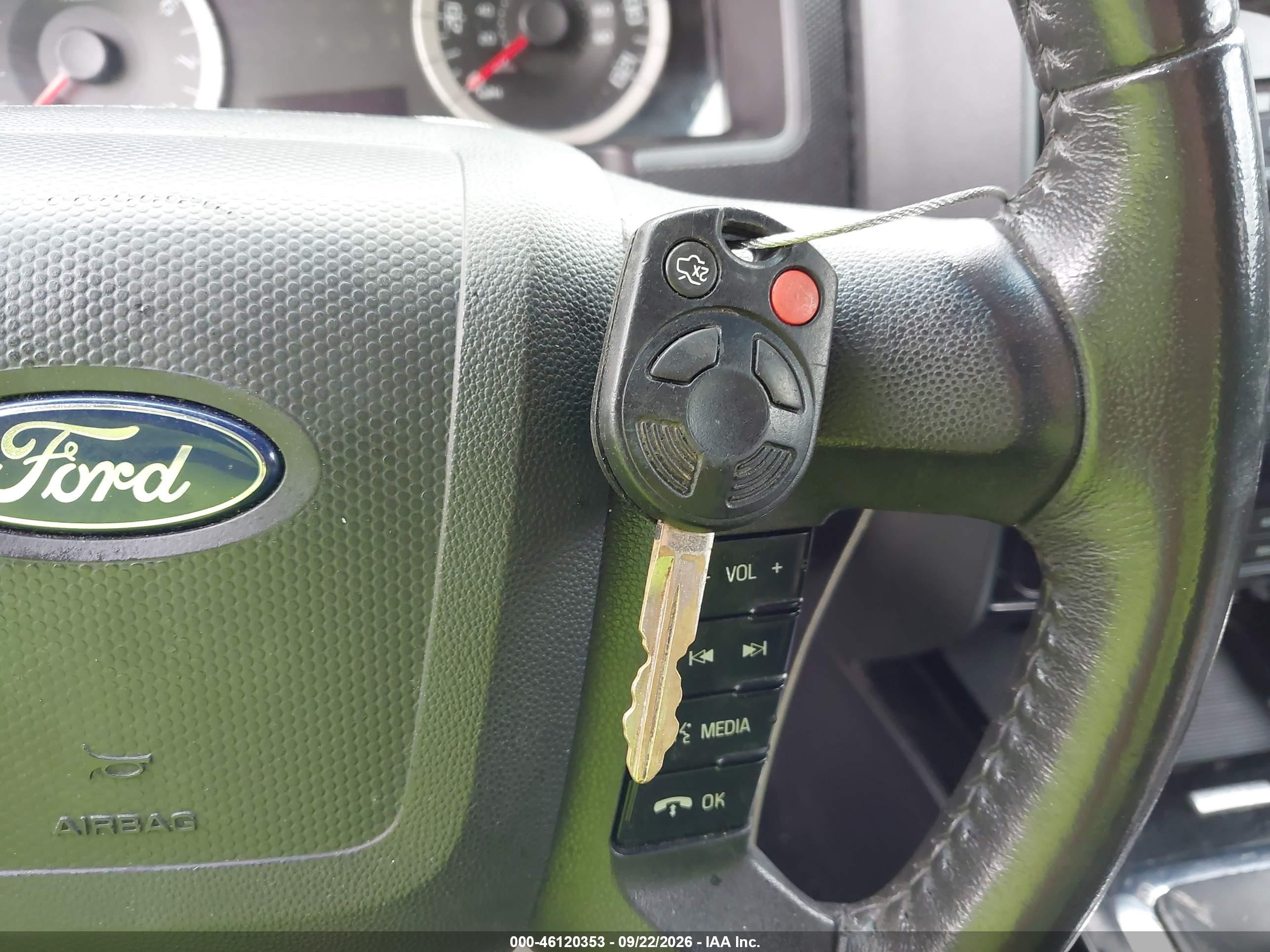 Ford Escape — zdjęcie 11