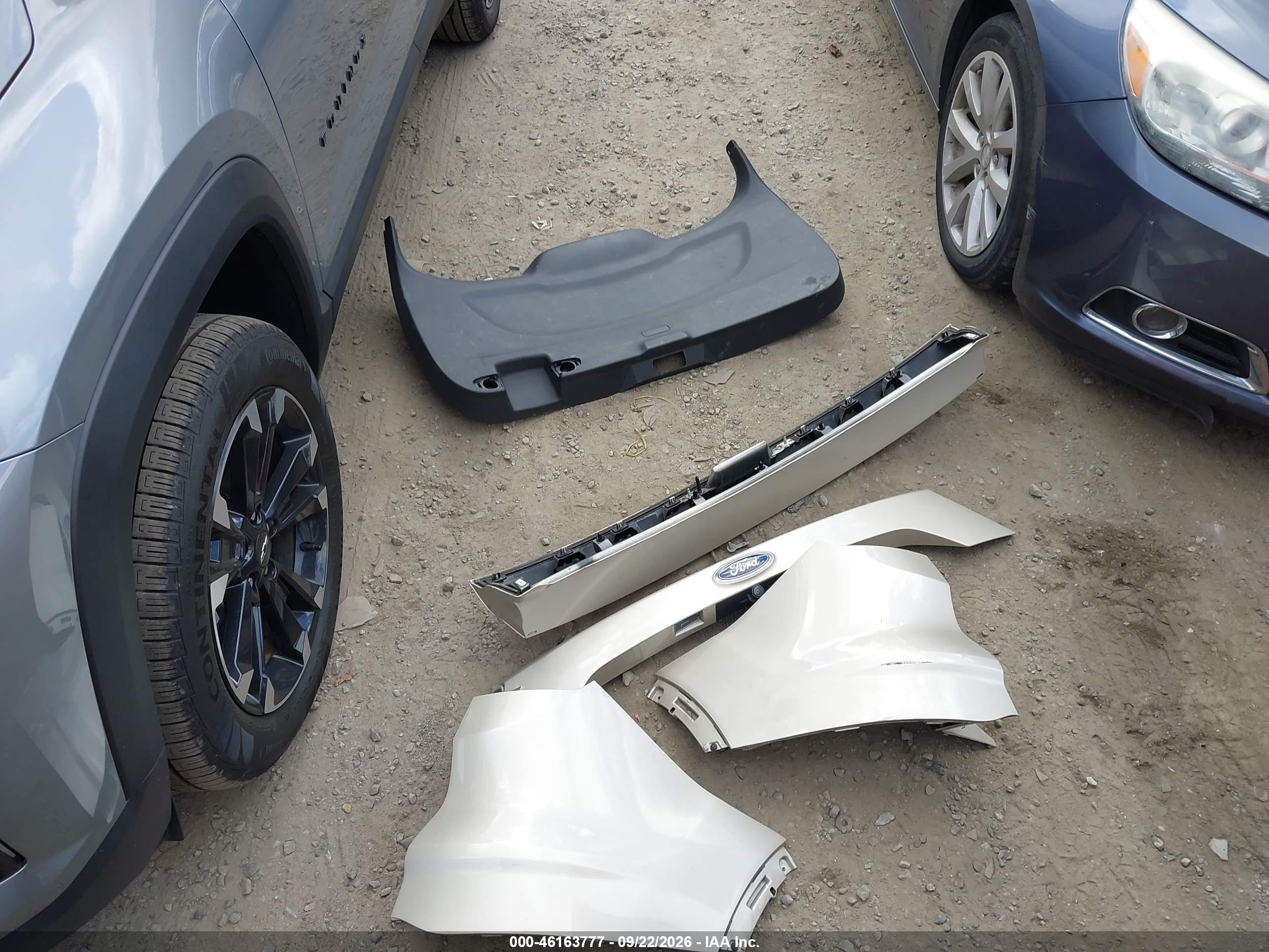 Ford Escape — photo 12