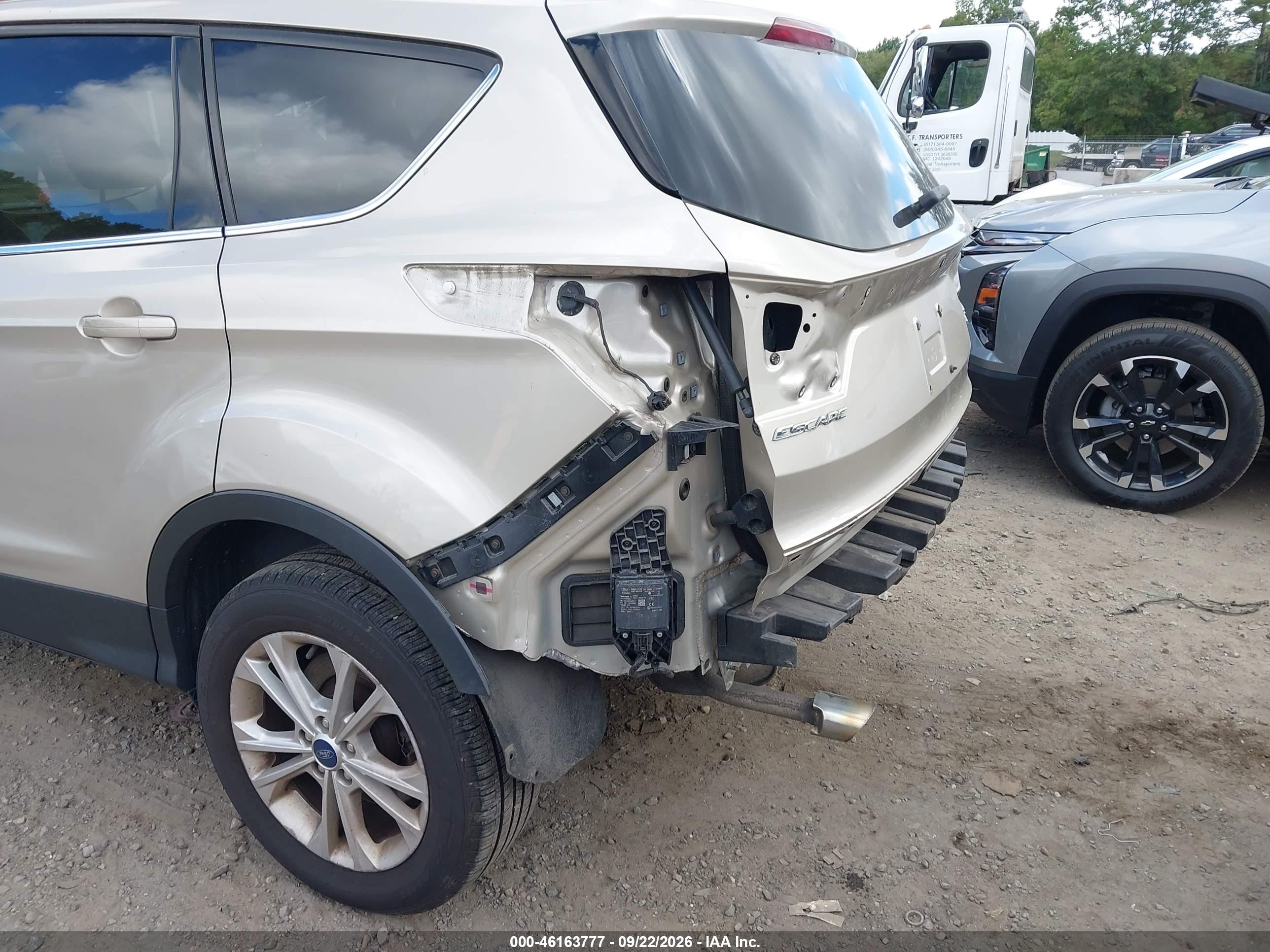 Ford Escape — photo 19