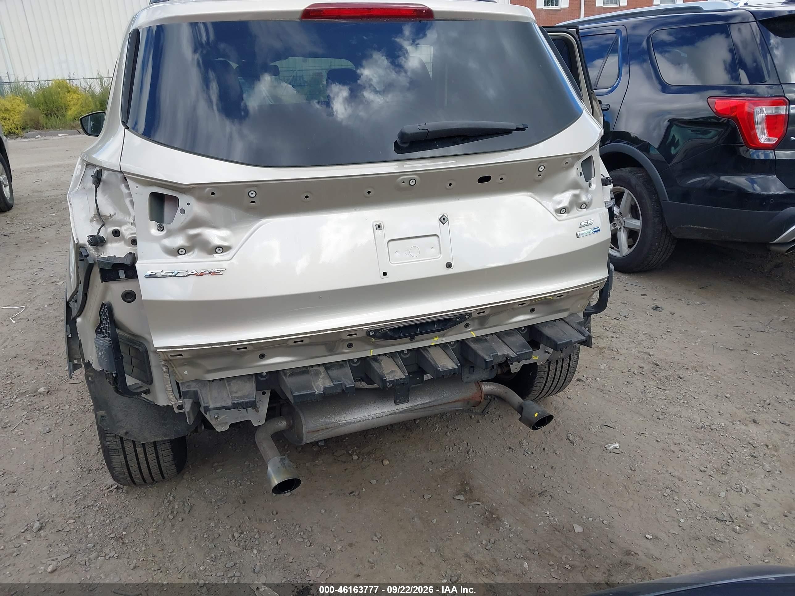 Ford Escape — photo 20