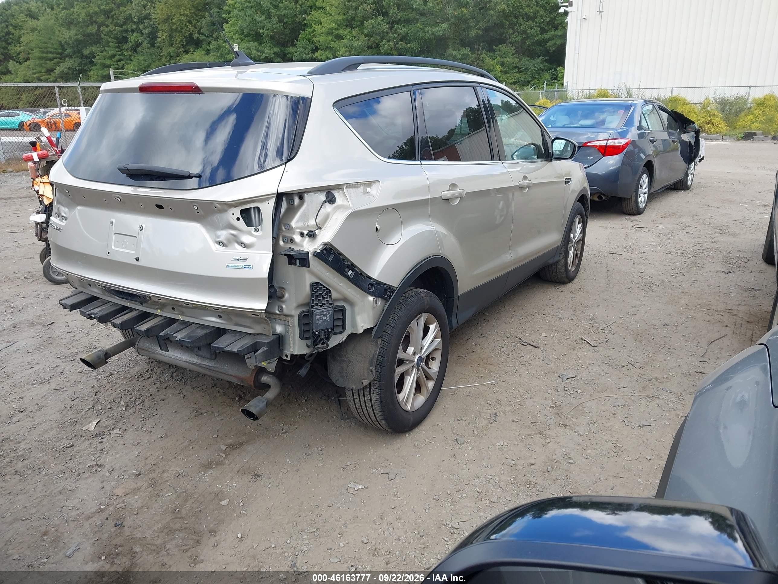 Ford Escape — photo 4