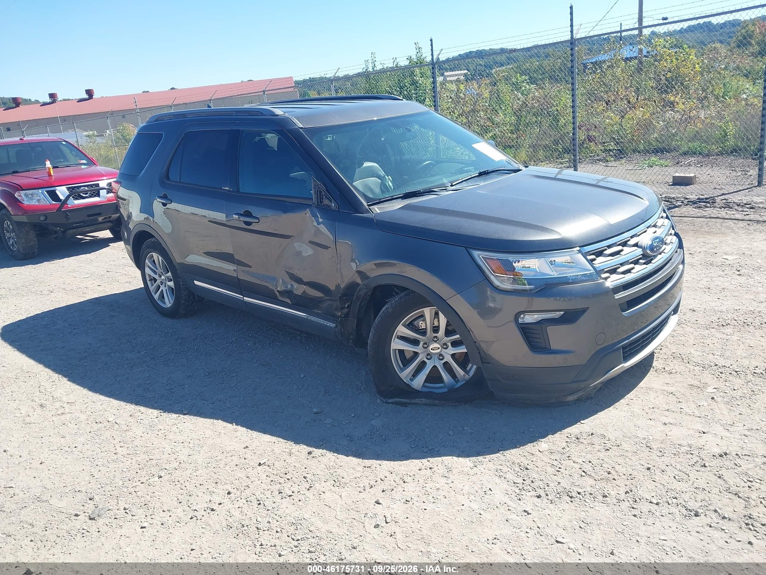 Ford Explorer — zdjęcie 1