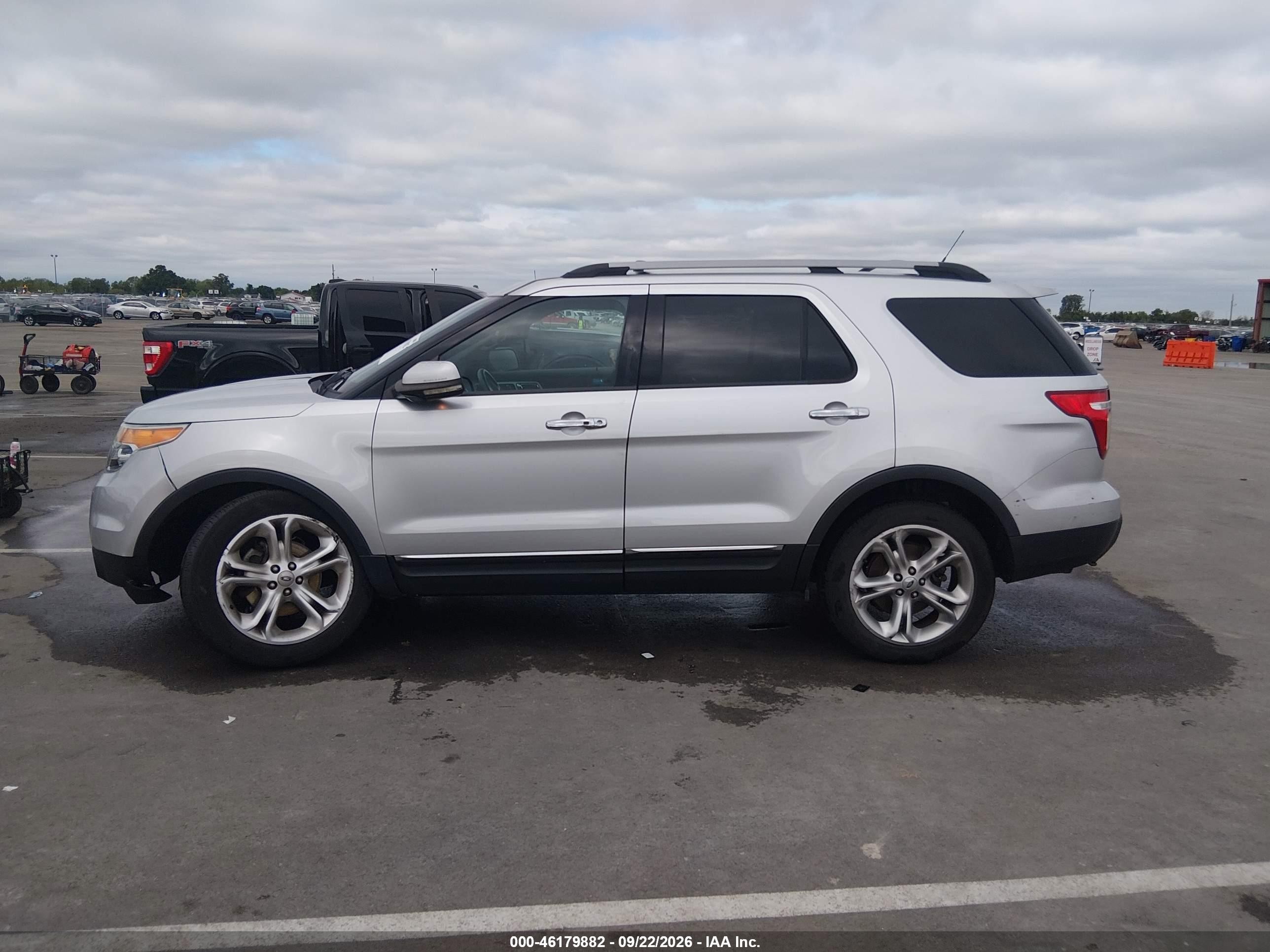 Ford Explorer — zdjęcie 13