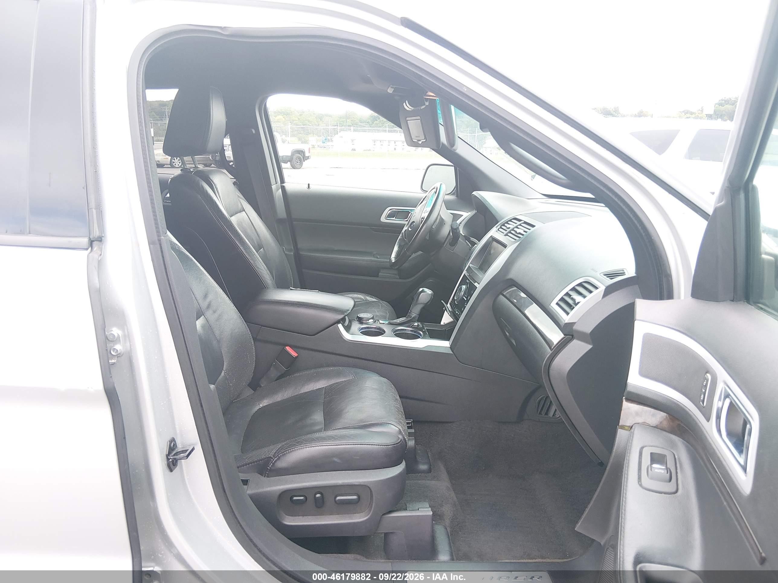 Ford Explorer — zdjęcie 4
