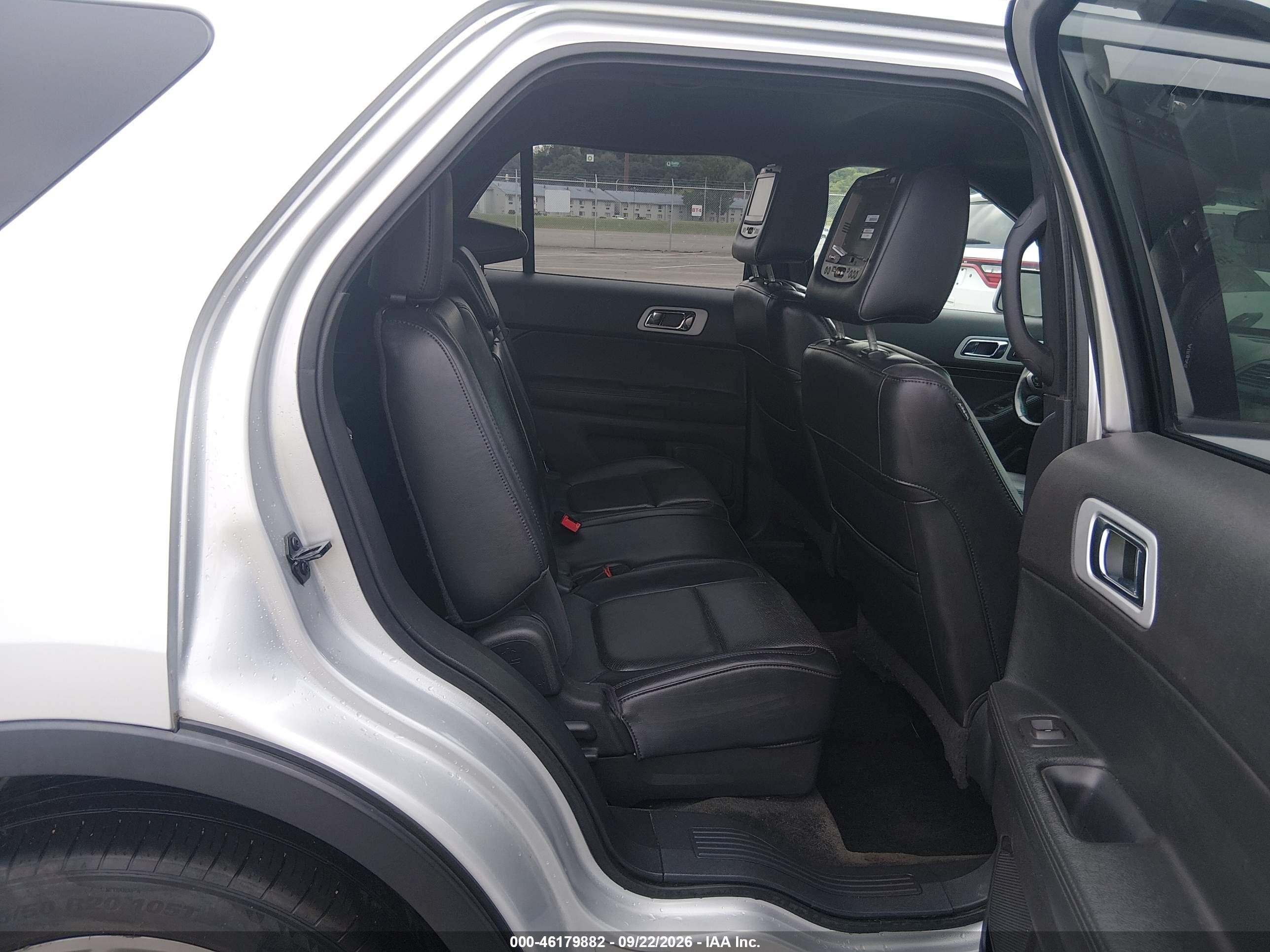 Ford Explorer — zdjęcie 7