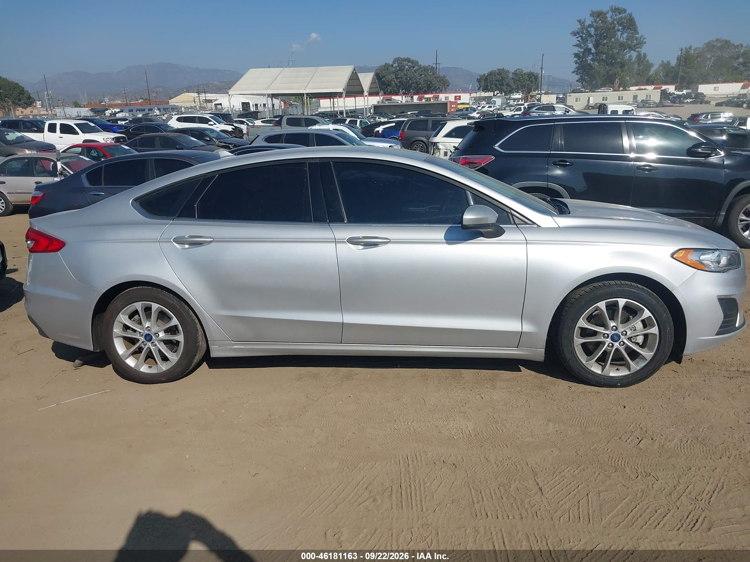 Ford Fusion — photo 13