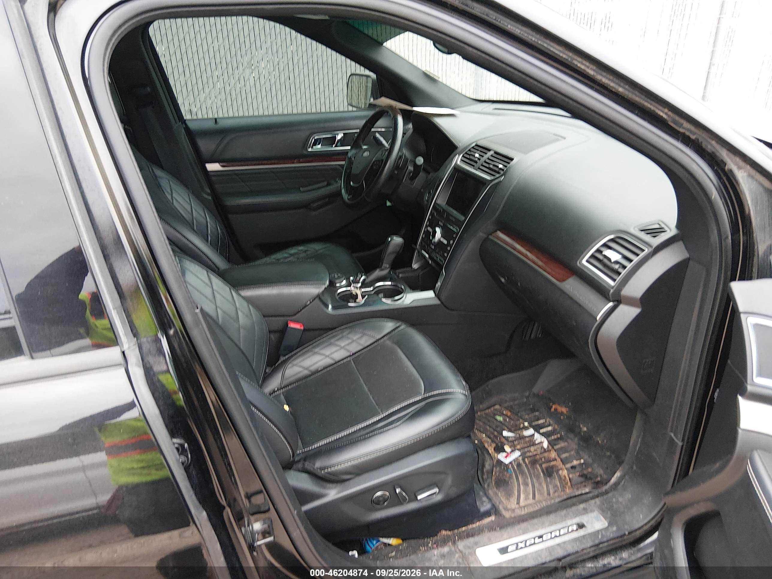 Ford Explorer — zdjęcie 5