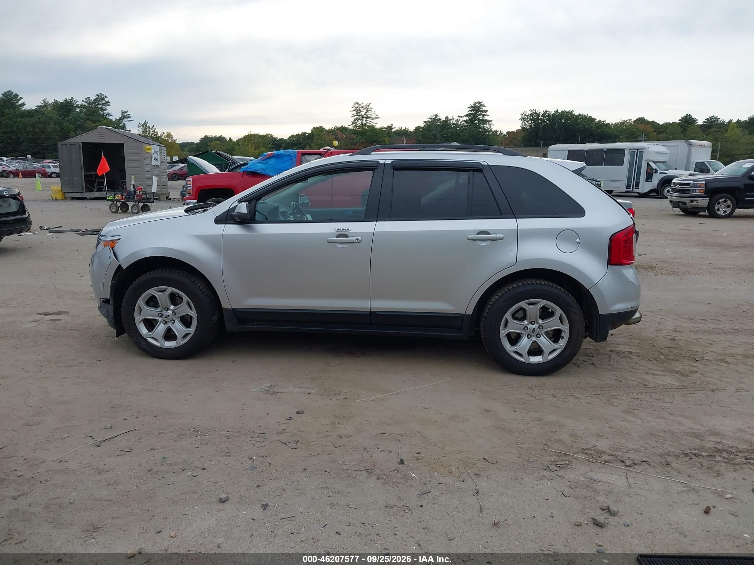 Ford Edge — photo 14