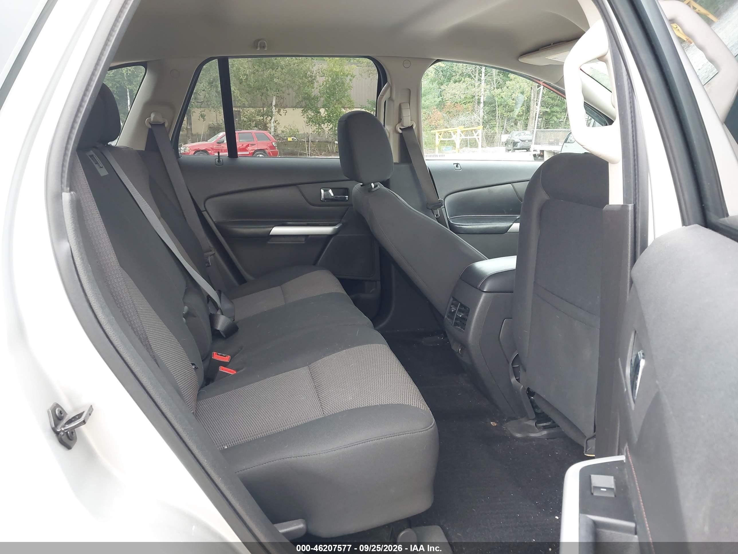 Ford Edge — photo 8