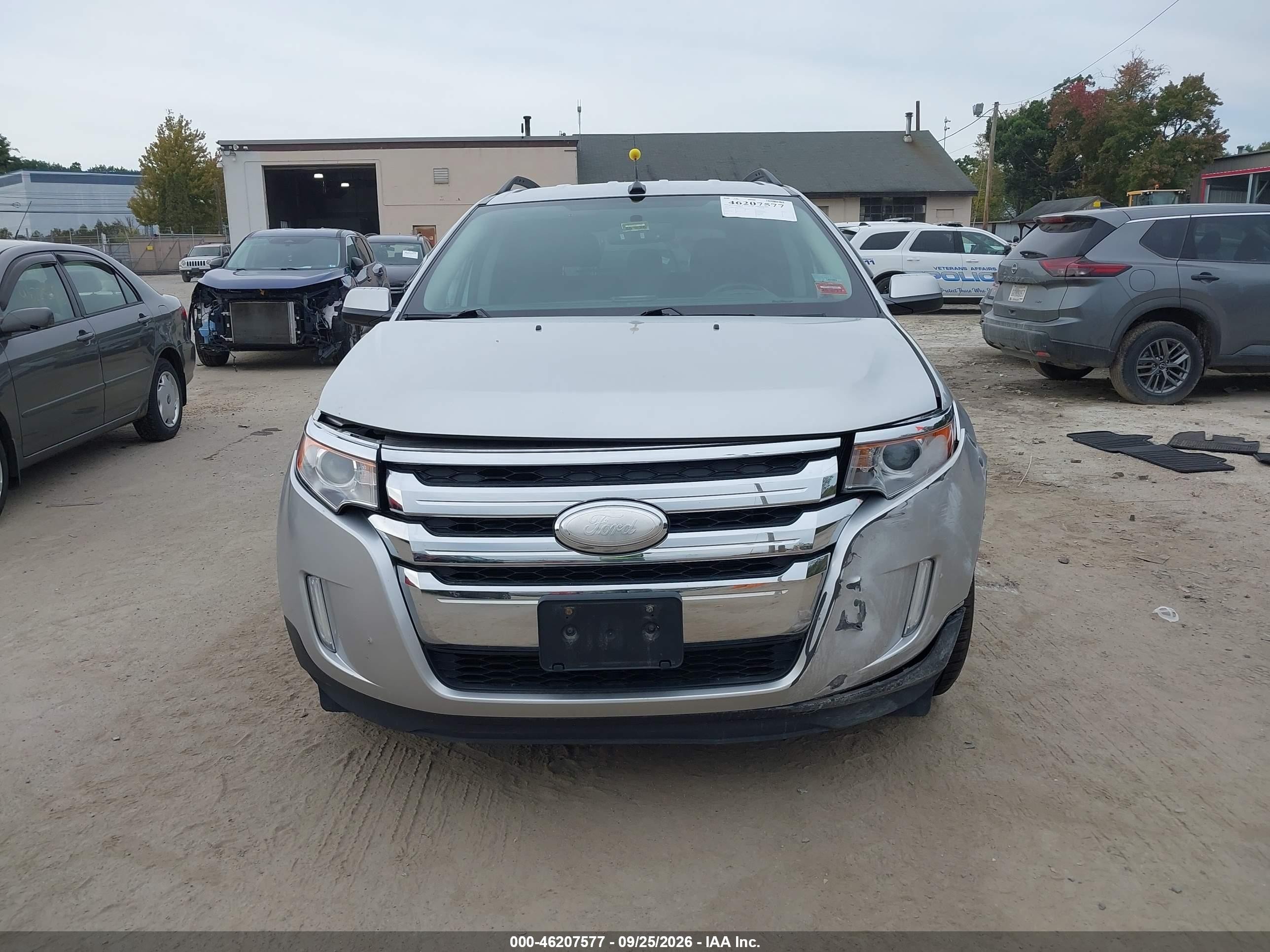 Ford Edge — photo 12