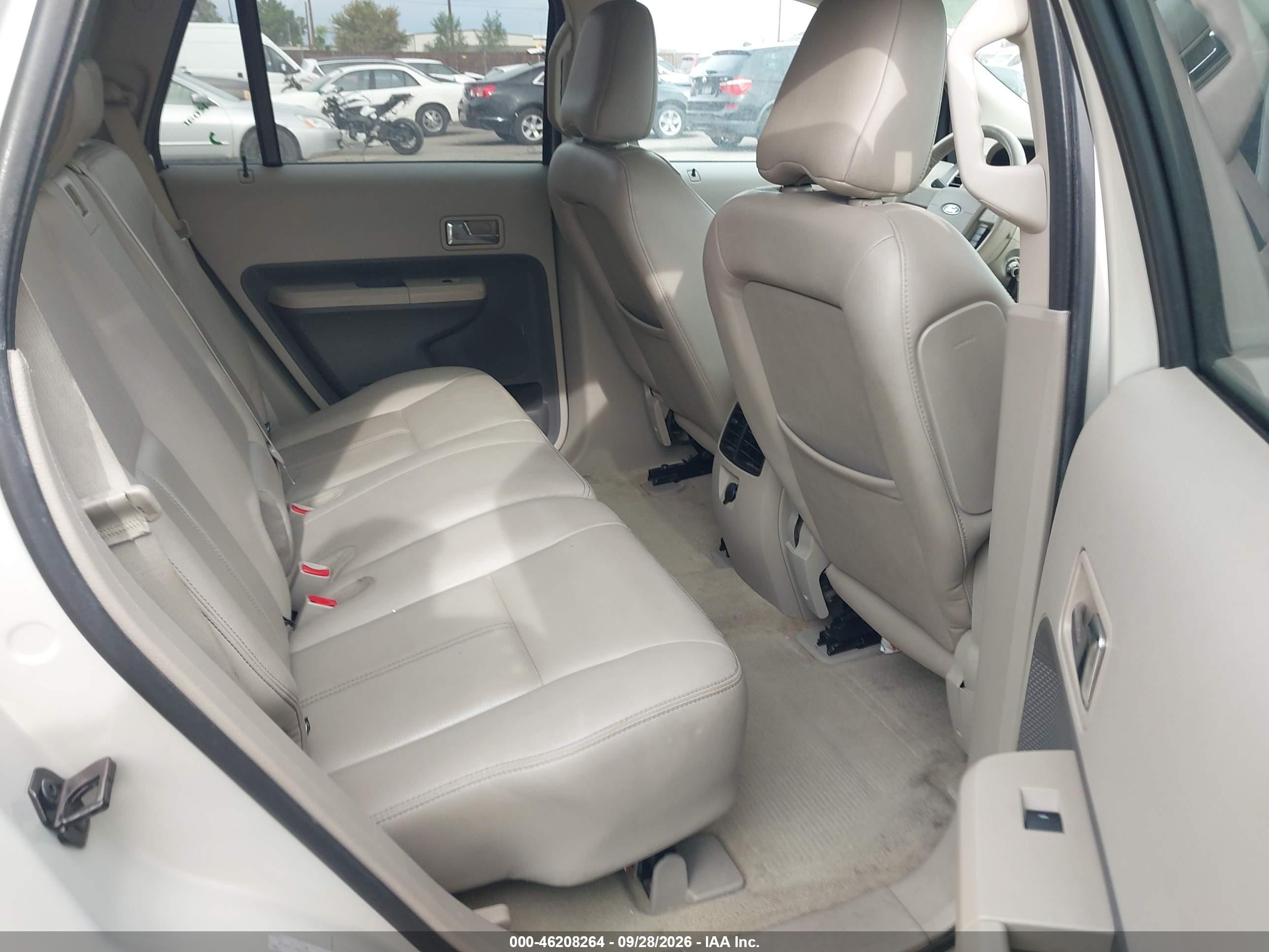 Ford Edge — photo 8