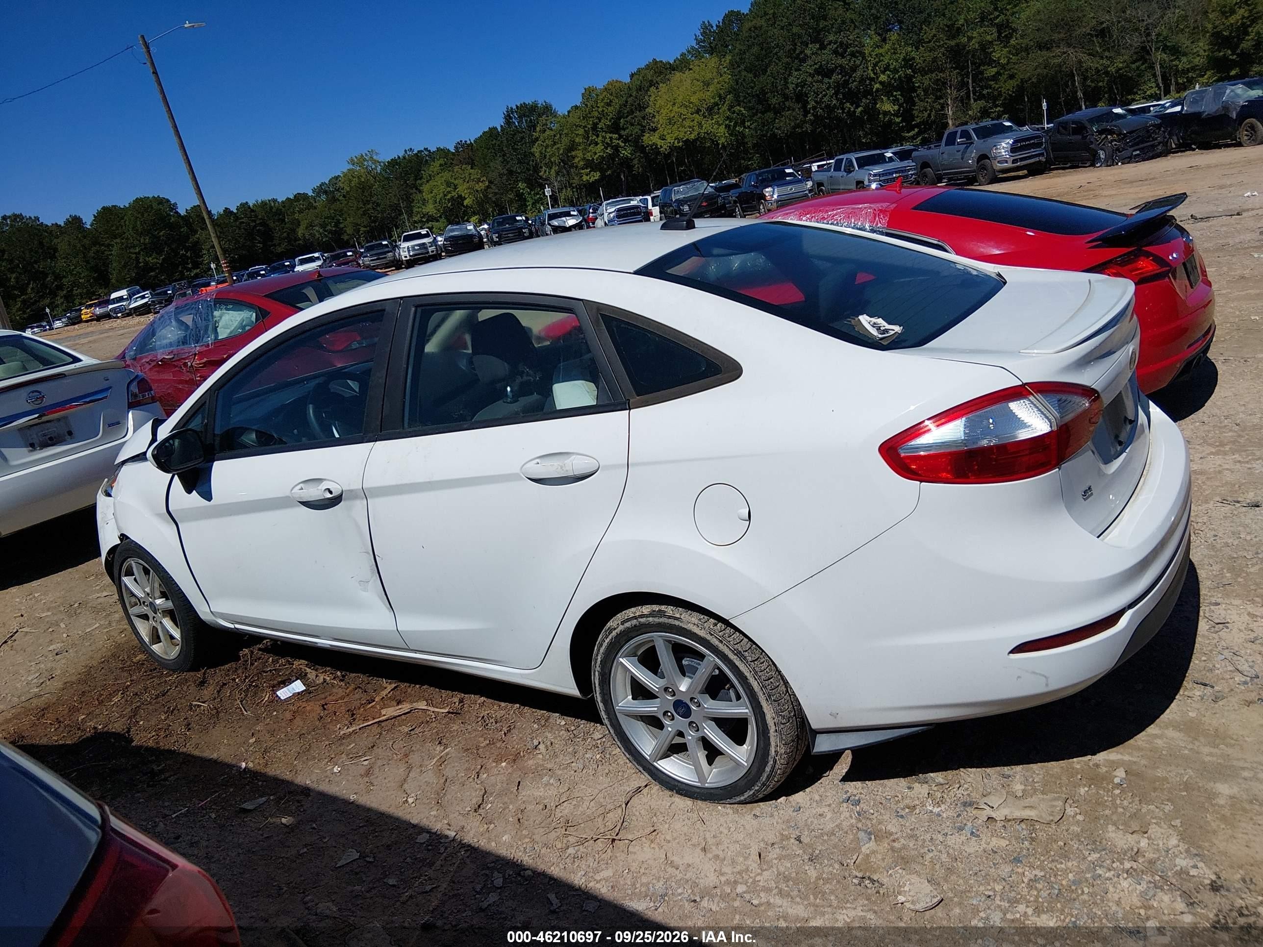 Ford Fiesta — zdjęcie 13