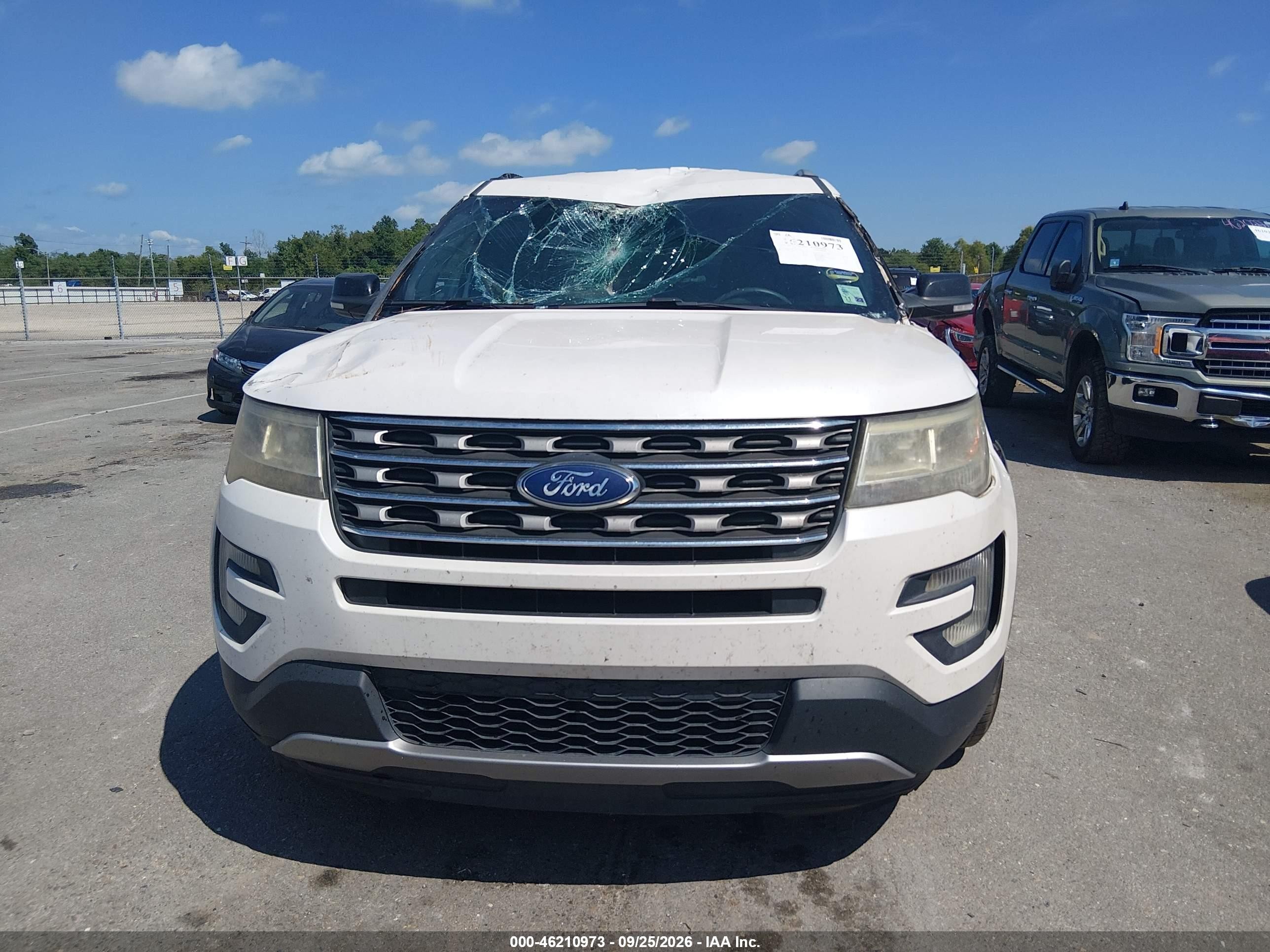 Ford Explorer — zdjęcie 12