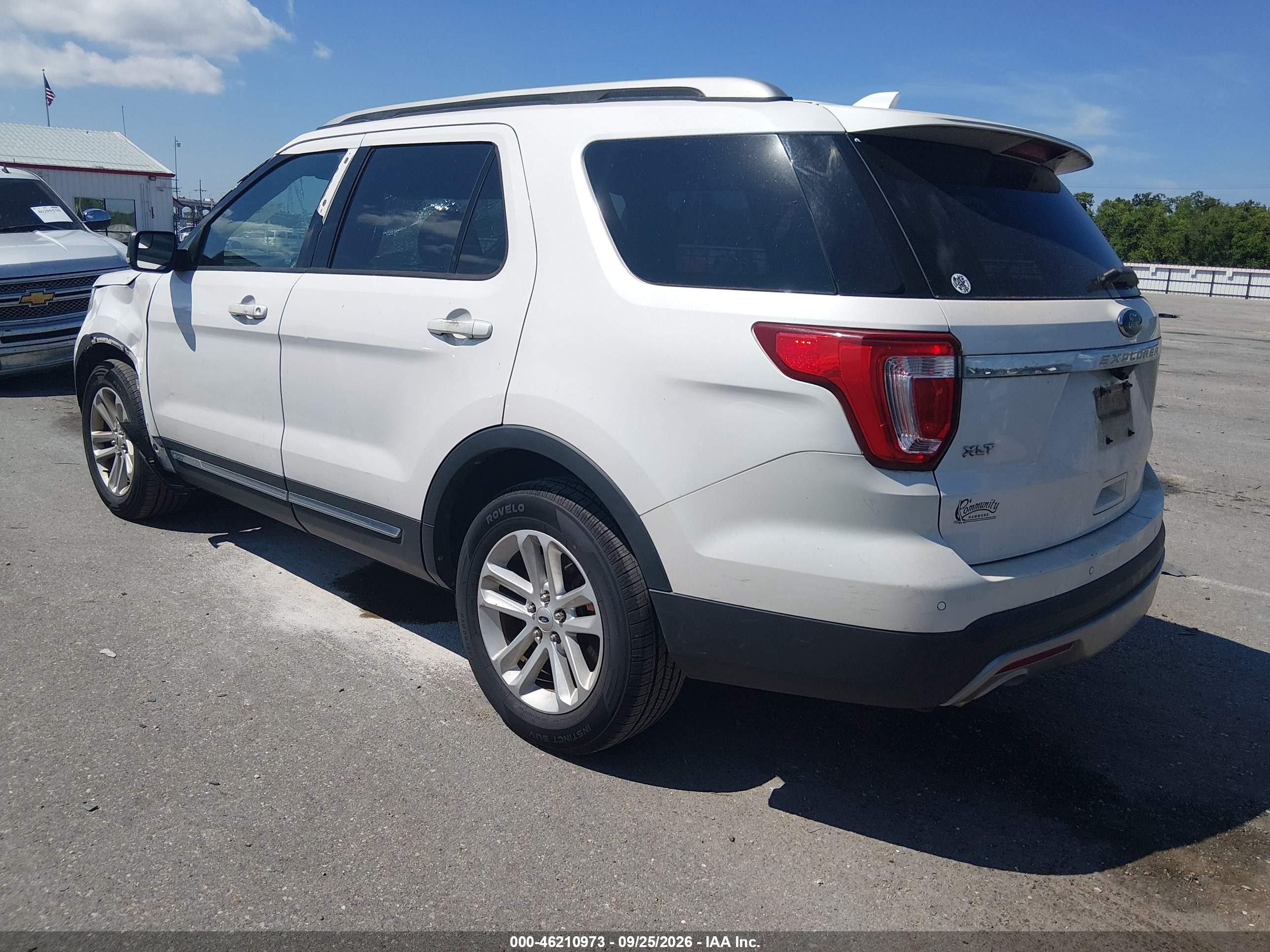 Ford Explorer — zdjęcie 3