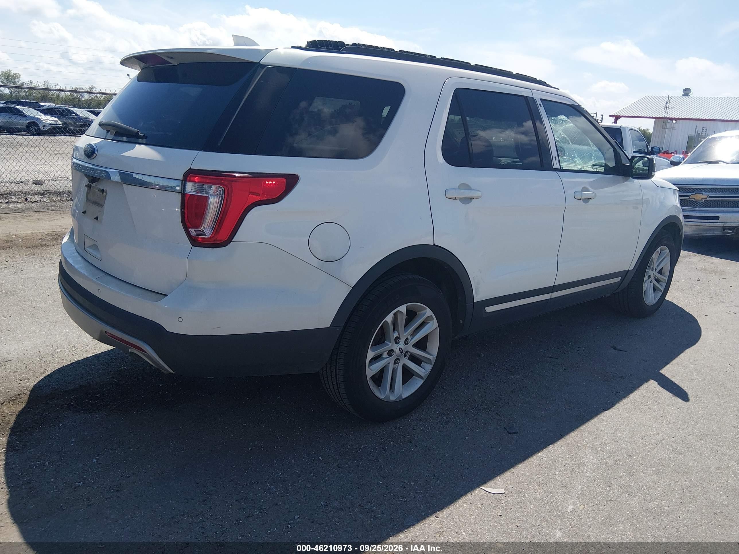 Ford Explorer — zdjęcie 4