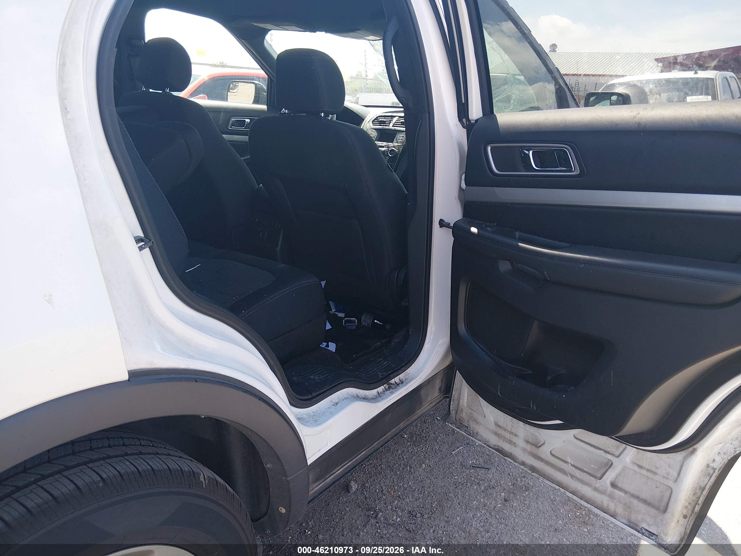 Ford Explorer — zdjęcie 8