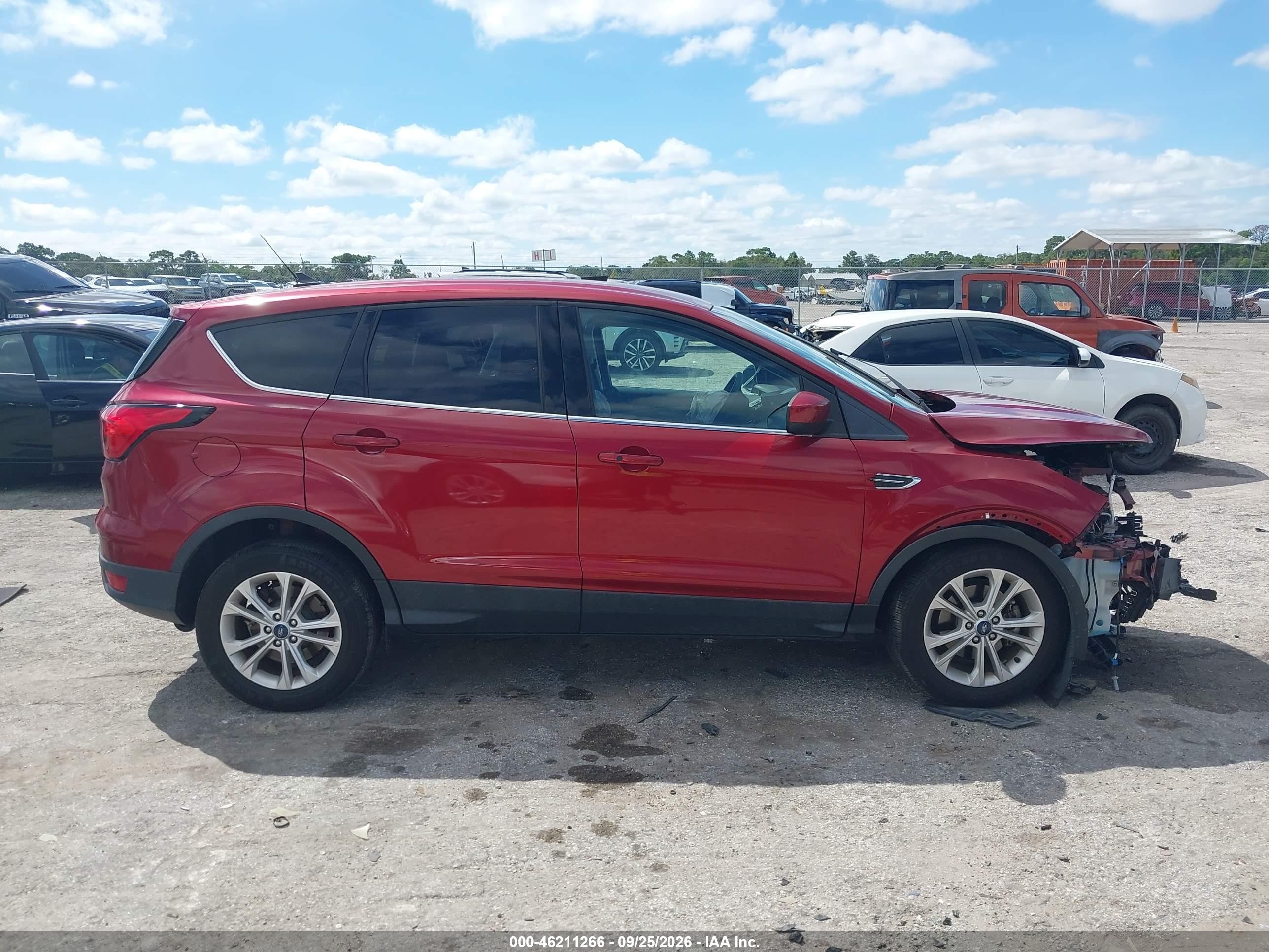 Ford Escape — photo 12