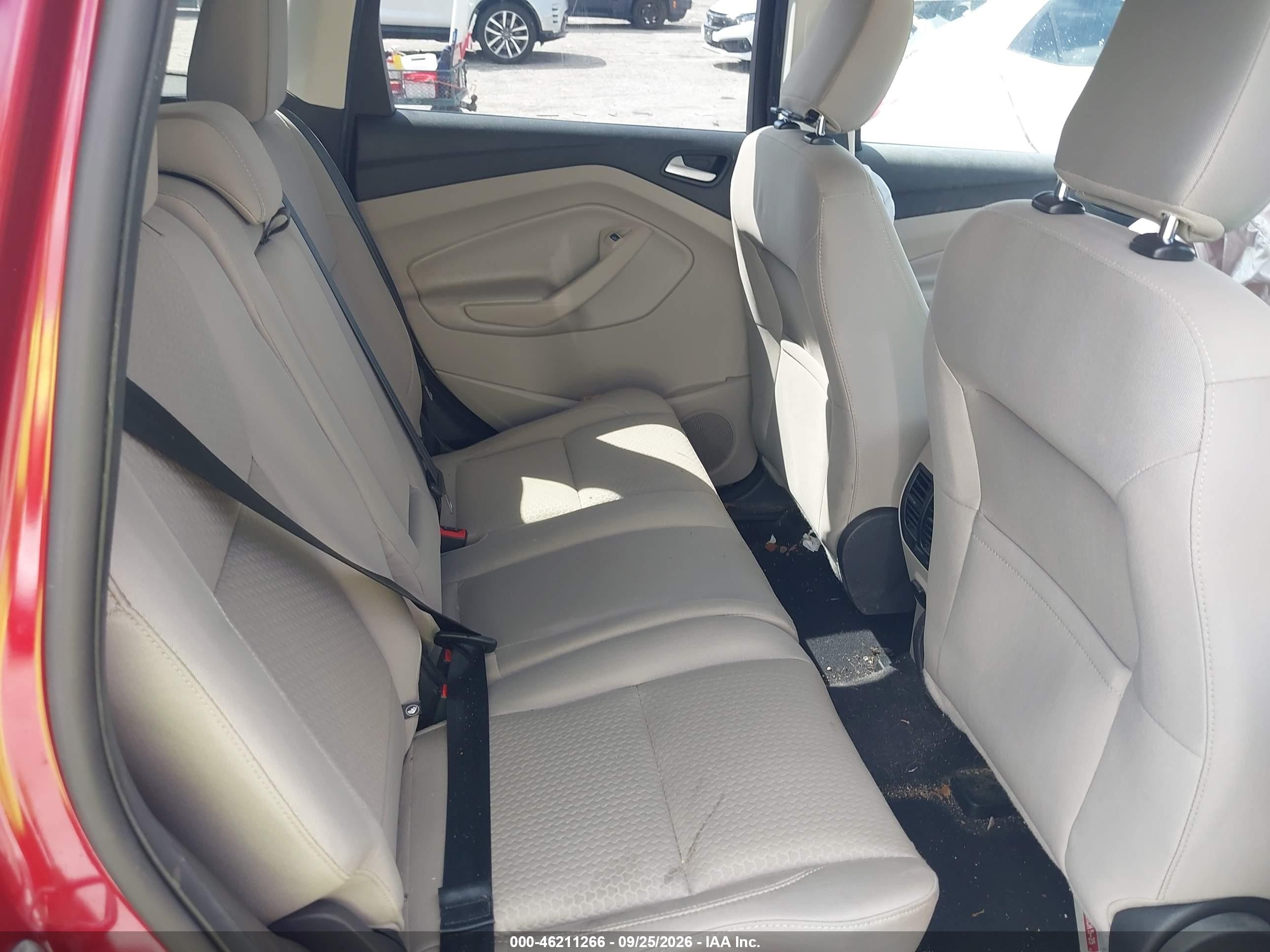 Ford Escape — photo 8