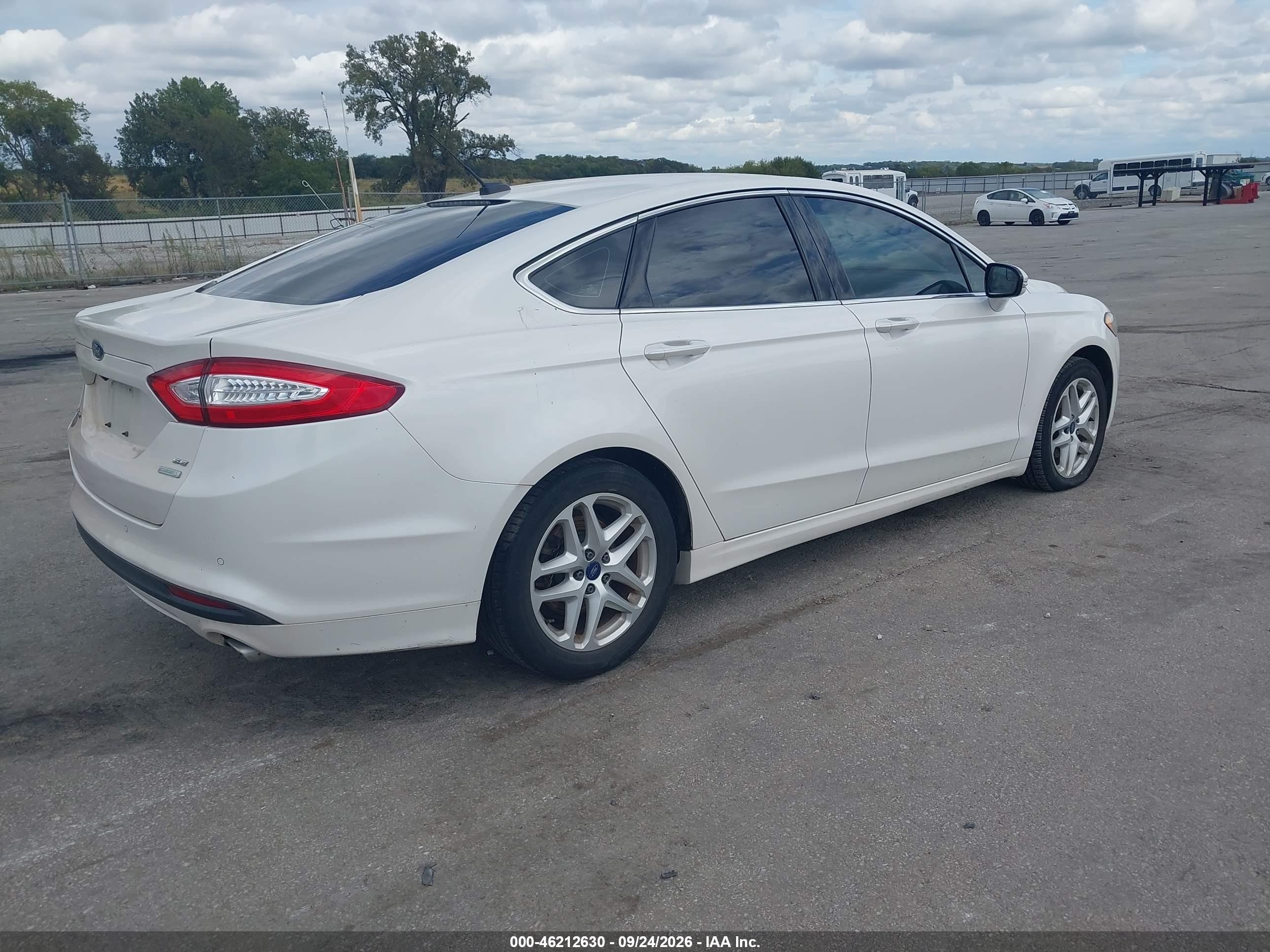 Ford Fusion — zdjęcie 4