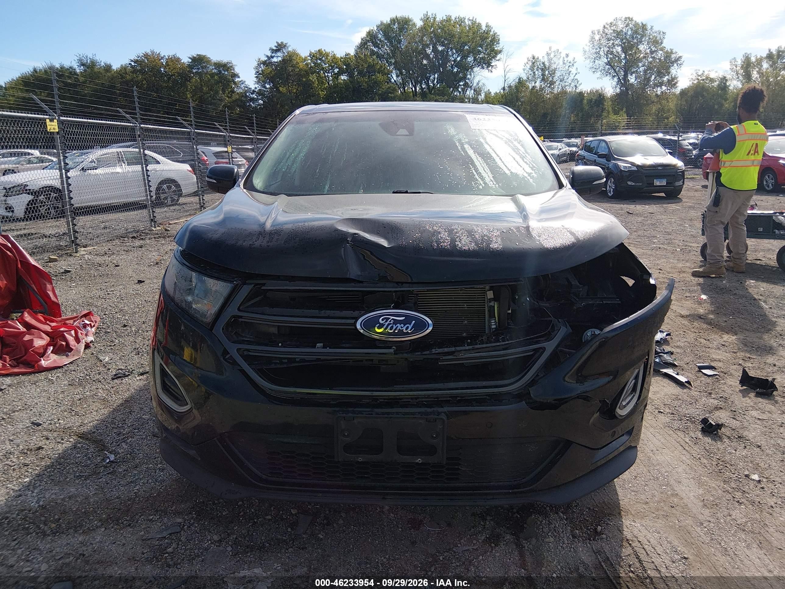 Ford Edge — photo 13