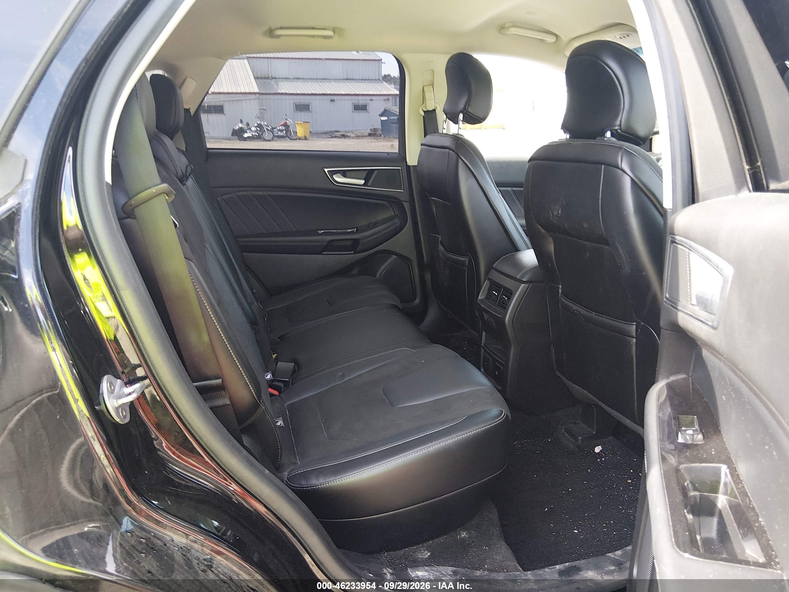 Ford Edge — photo 8