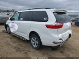 Toyota Sienna Le 8-Passenger 5TDKZ3DC2JS953831 снимка
