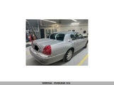 Lincoln Town Car Signature Limited 2LNHM82V78X647373 снимка